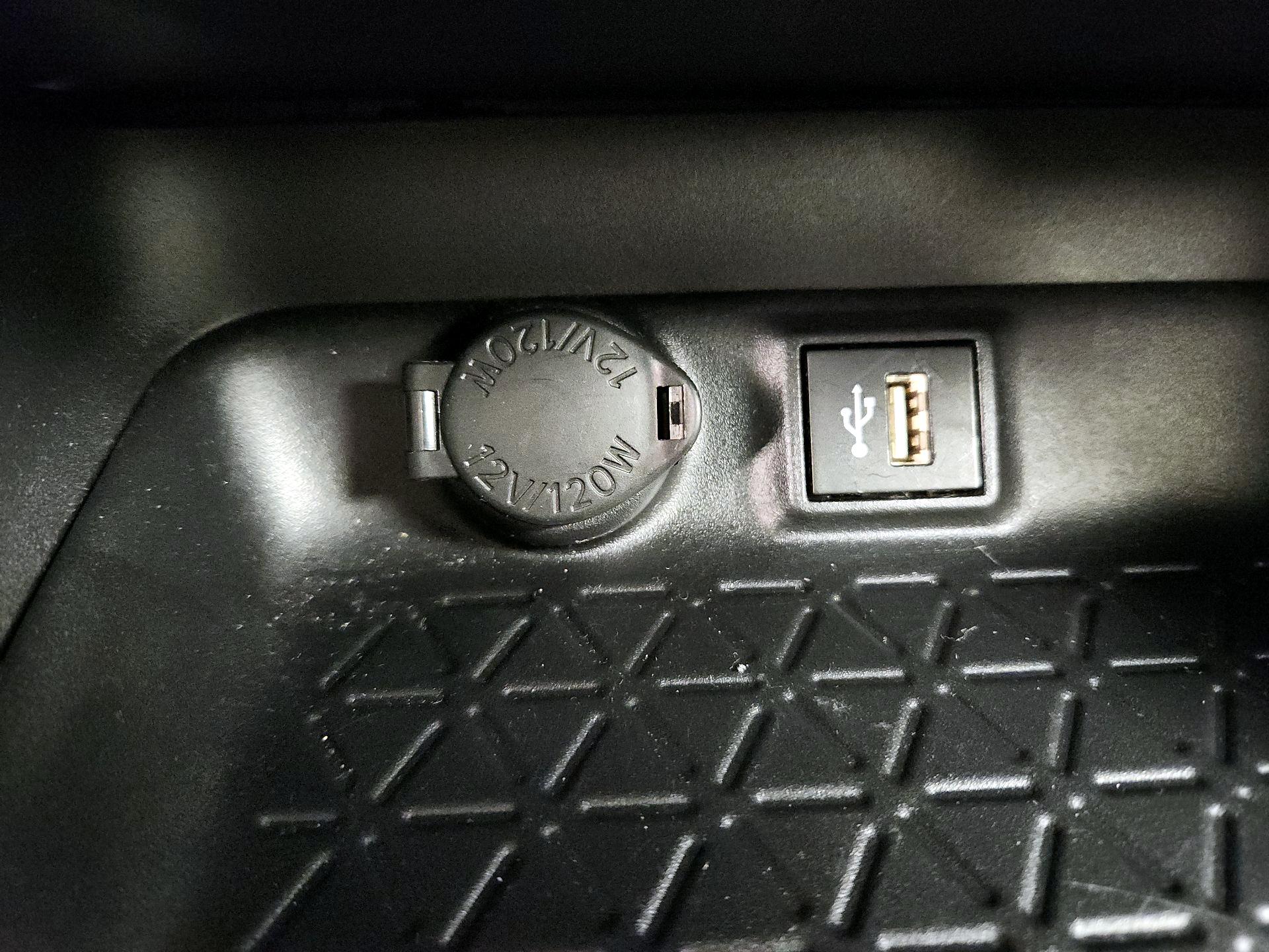 Thumbnail: 2025 Toyota RAV4 - 18