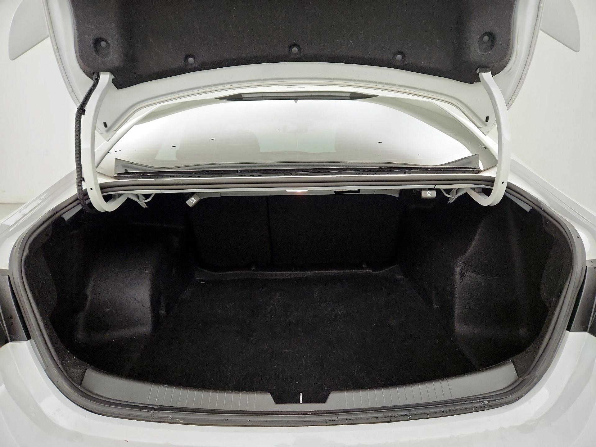 Thumbnail: 2023 Chevrolet Malibu - 20