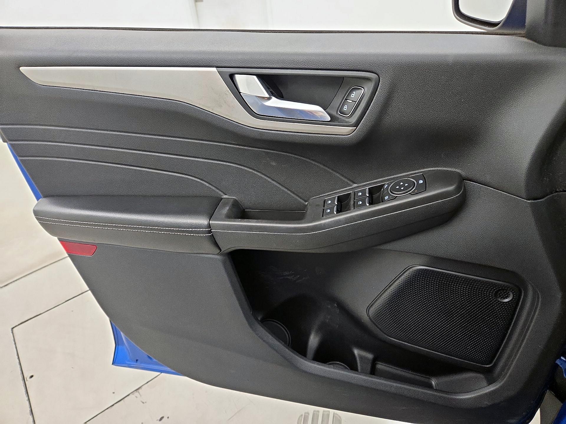 Thumbnail: 2021 Ford Escape - 12