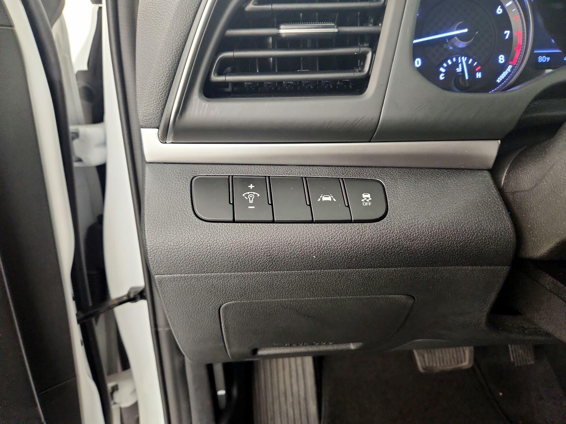 Thumbnail: 2020 Hyundai Elantra - 13