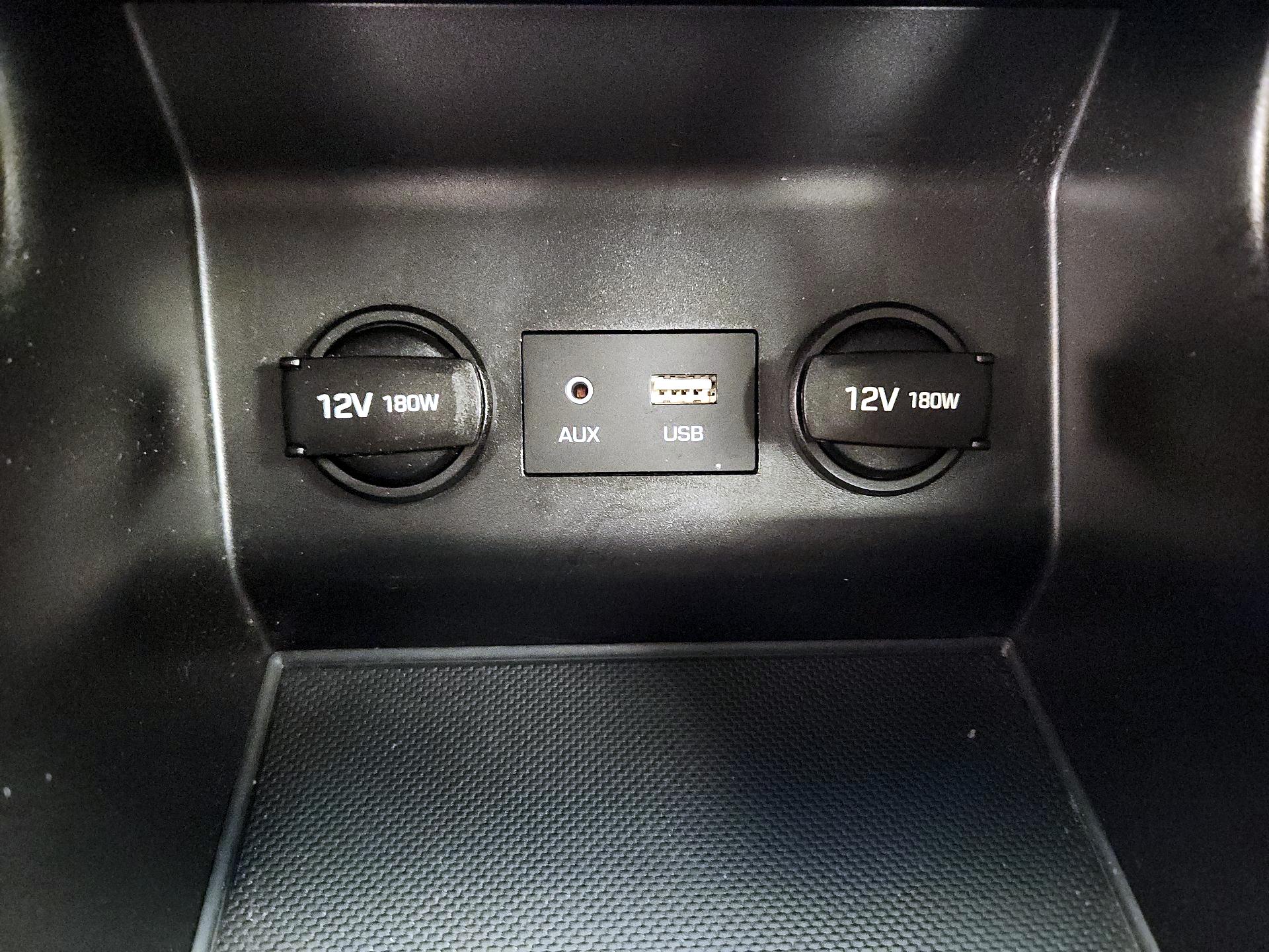 Thumbnail: 2020 Hyundai Elantra - 18