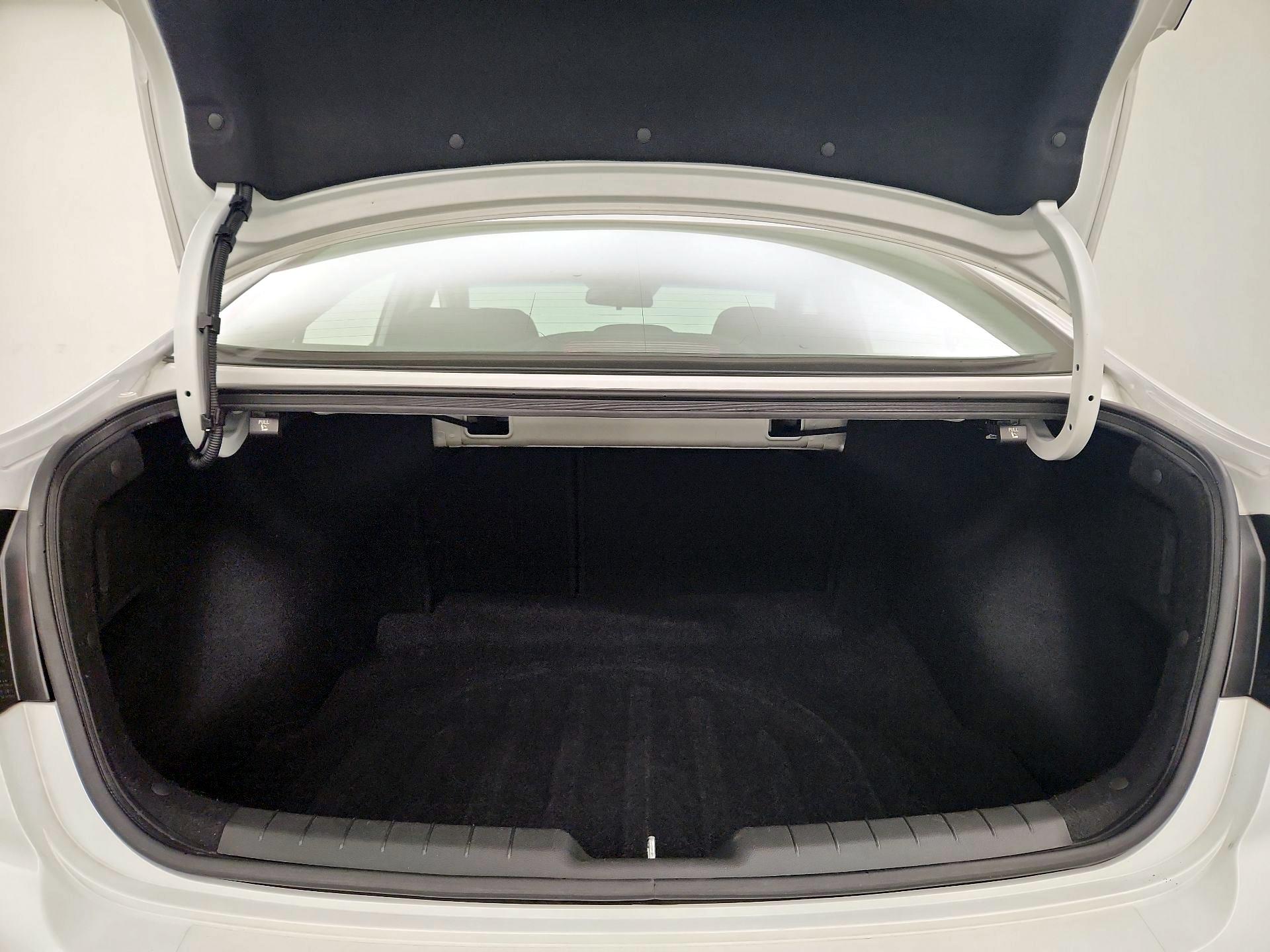 Thumbnail: 2020 Hyundai Elantra - 20