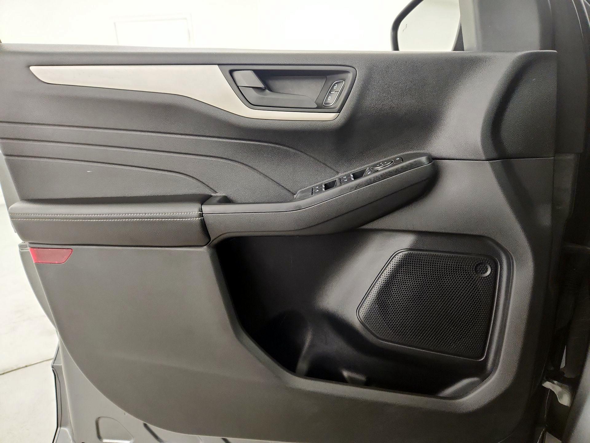 Thumbnail: 2022 Ford Escape - 12