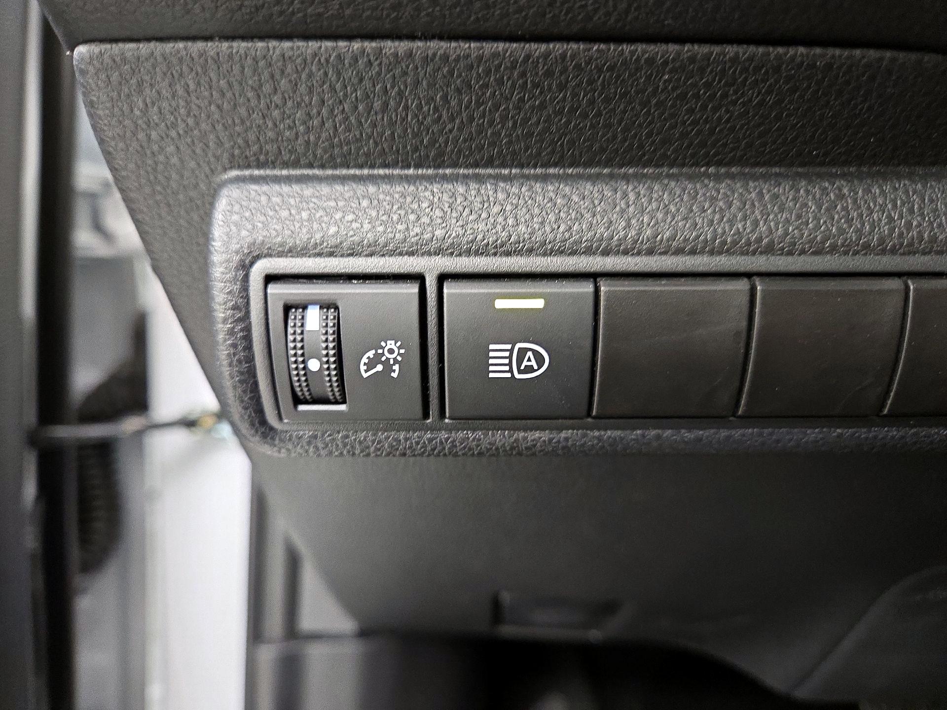 Thumbnail: 2025 Toyota Corolla - 13