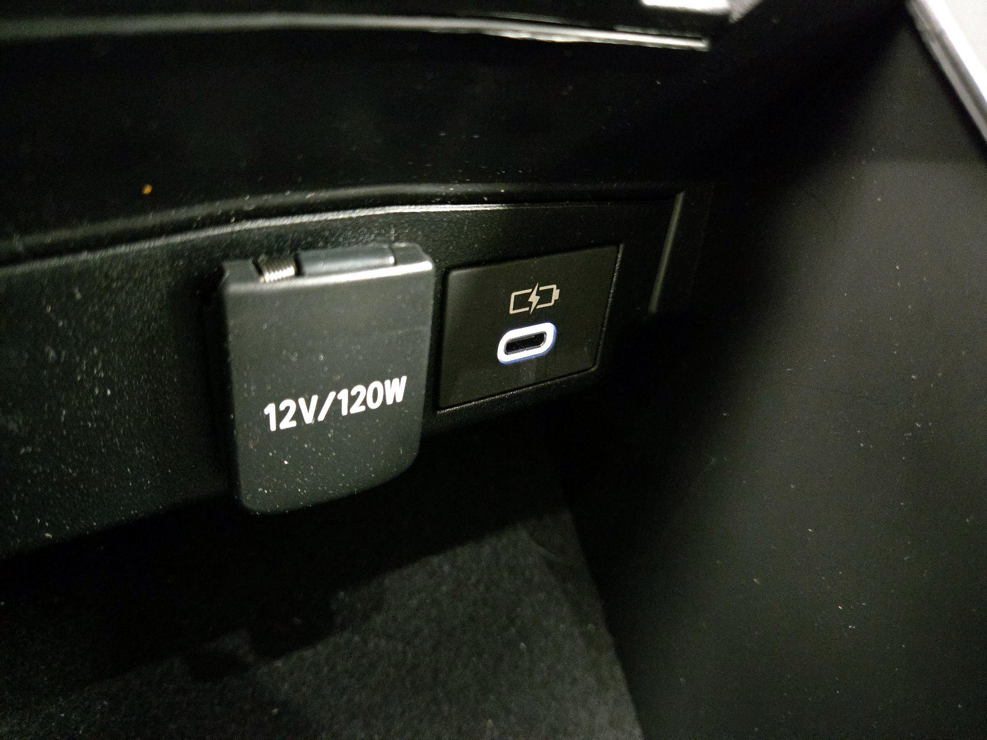 Thumbnail: 2025 Toyota Corolla - 18