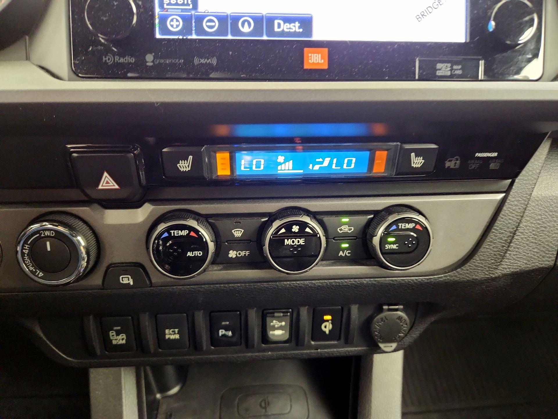 Thumbnail: 2016 Toyota Tacoma - 17