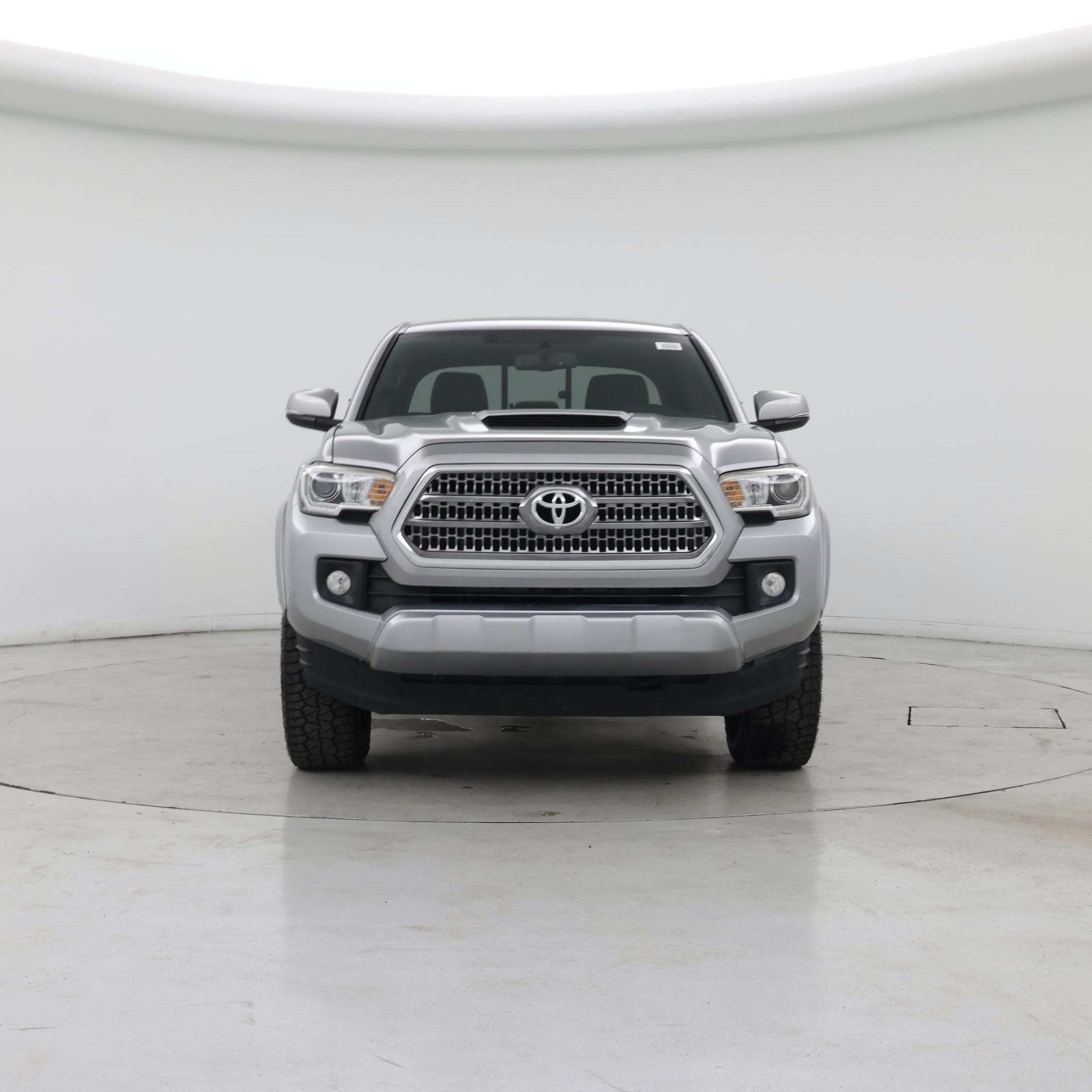 Thumbnail: 2016 Toyota Tacoma - 5