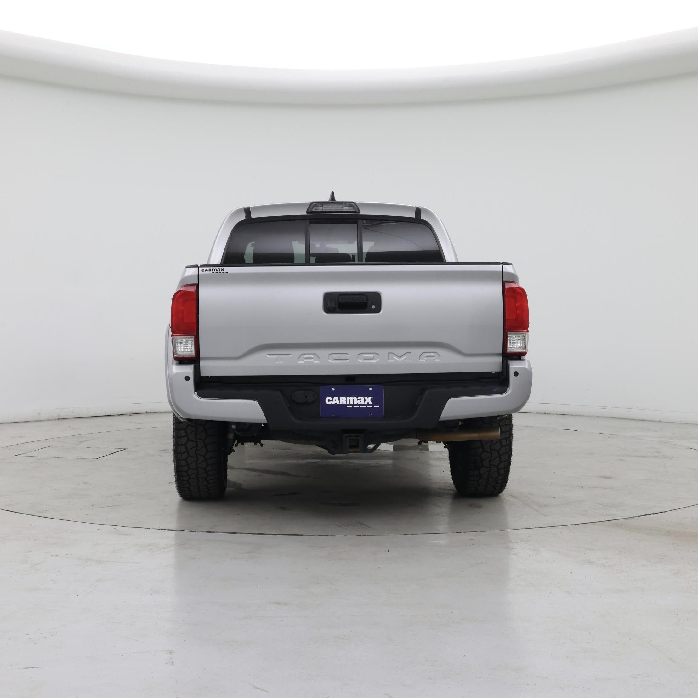 Thumbnail: 2016 Toyota Tacoma - 6