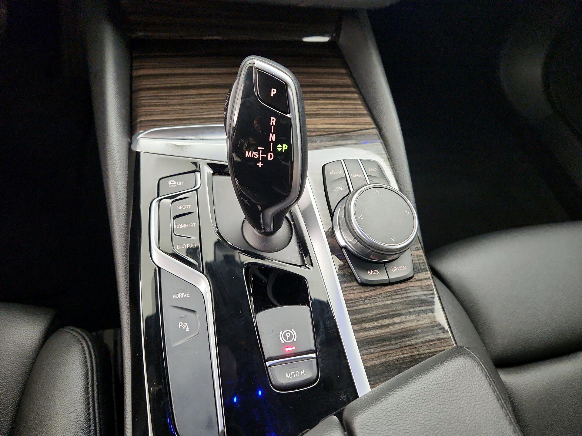 Thumbnail: 2018 BMW 5 Series - 18