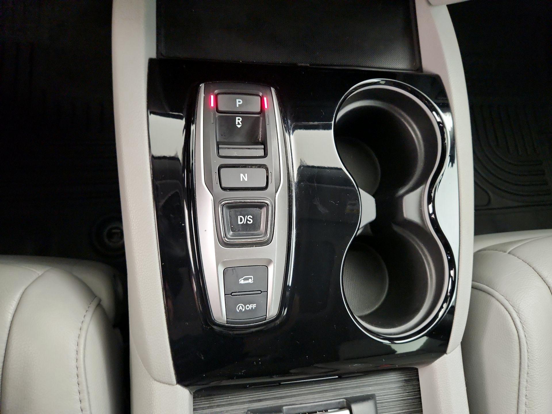 Thumbnail: 2019 Honda Pilot - 18