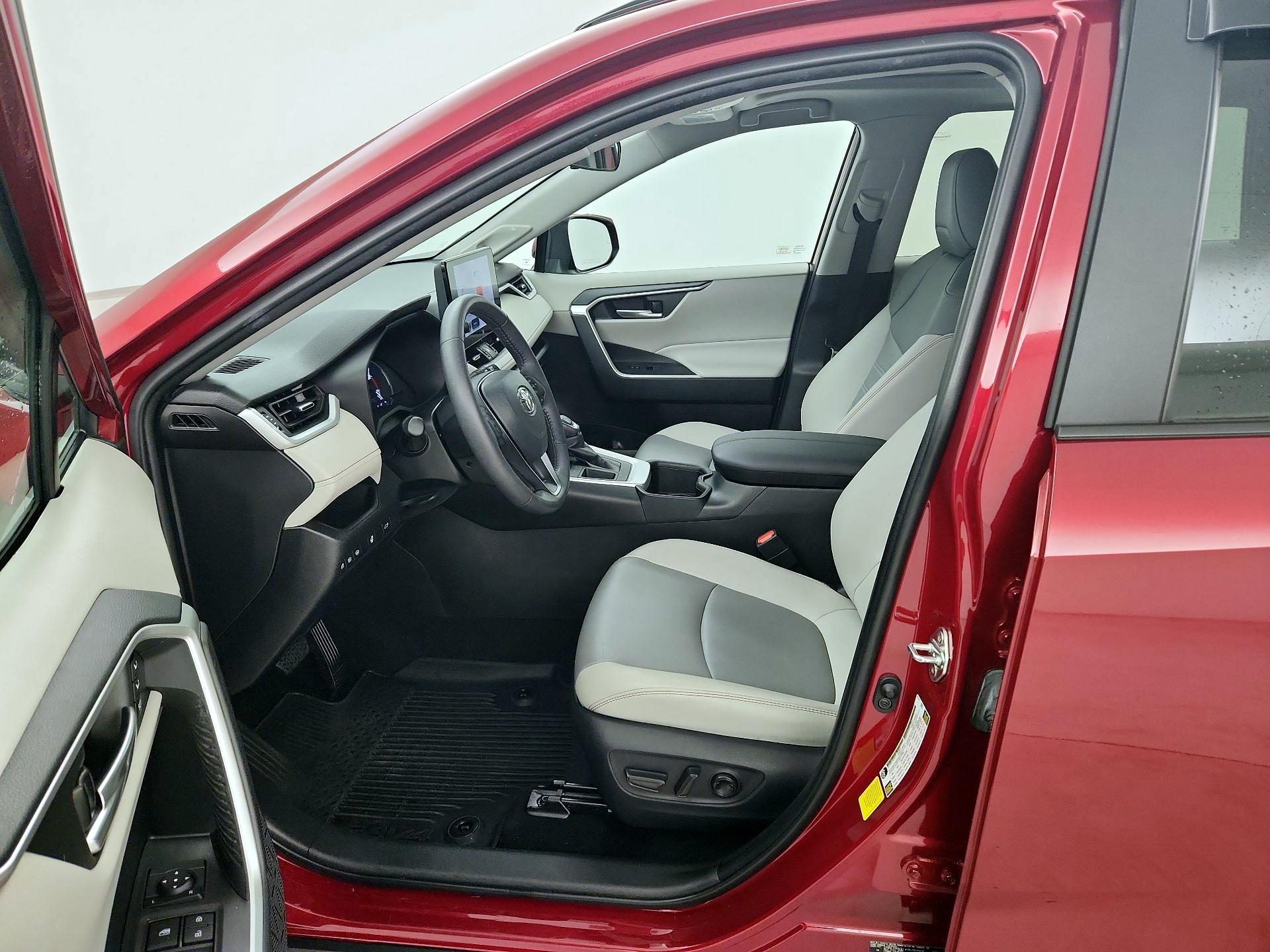 Thumbnail: 2023 Toyota RAV4 - 11