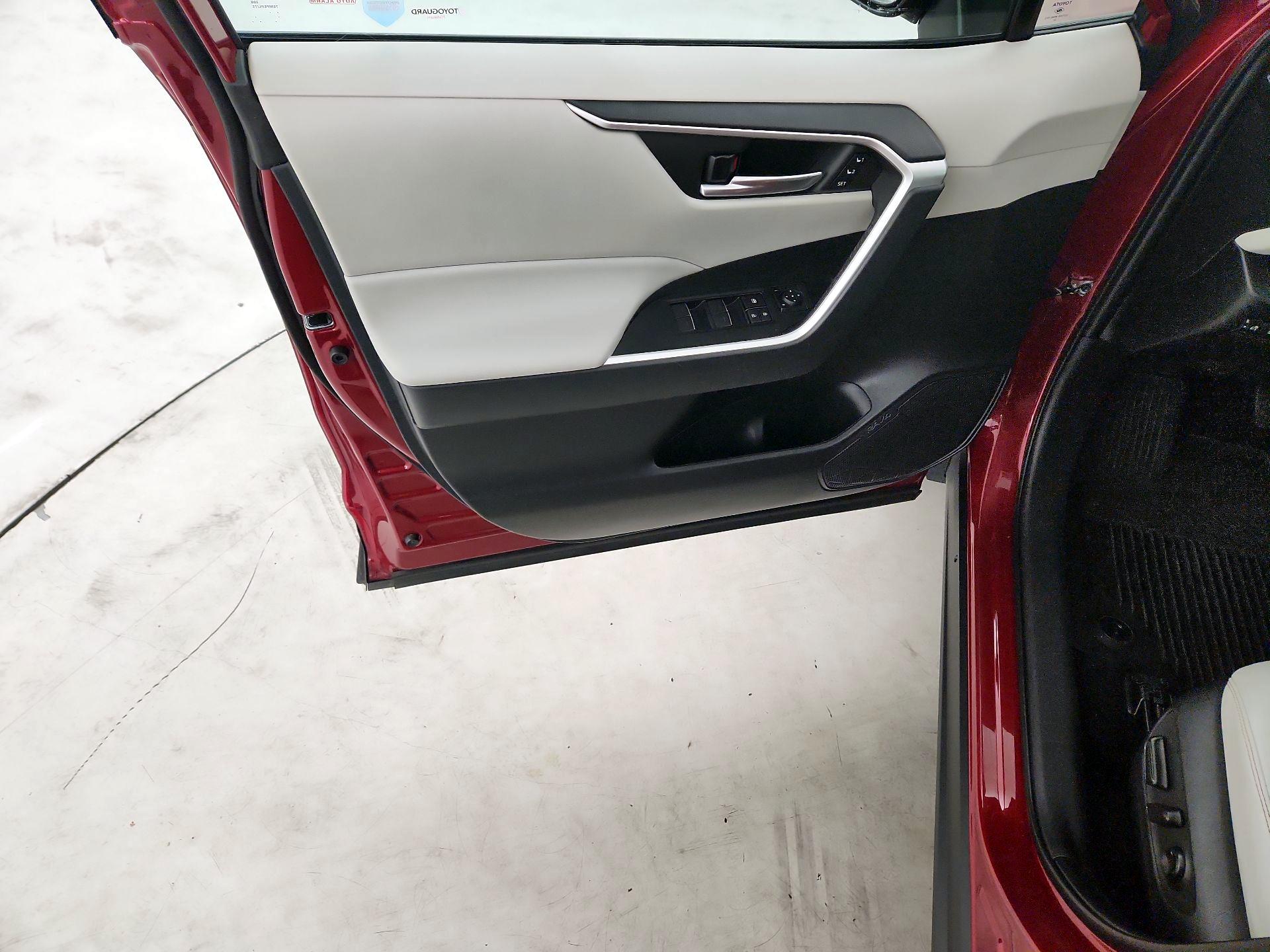 Thumbnail: 2023 Toyota RAV4 - 12