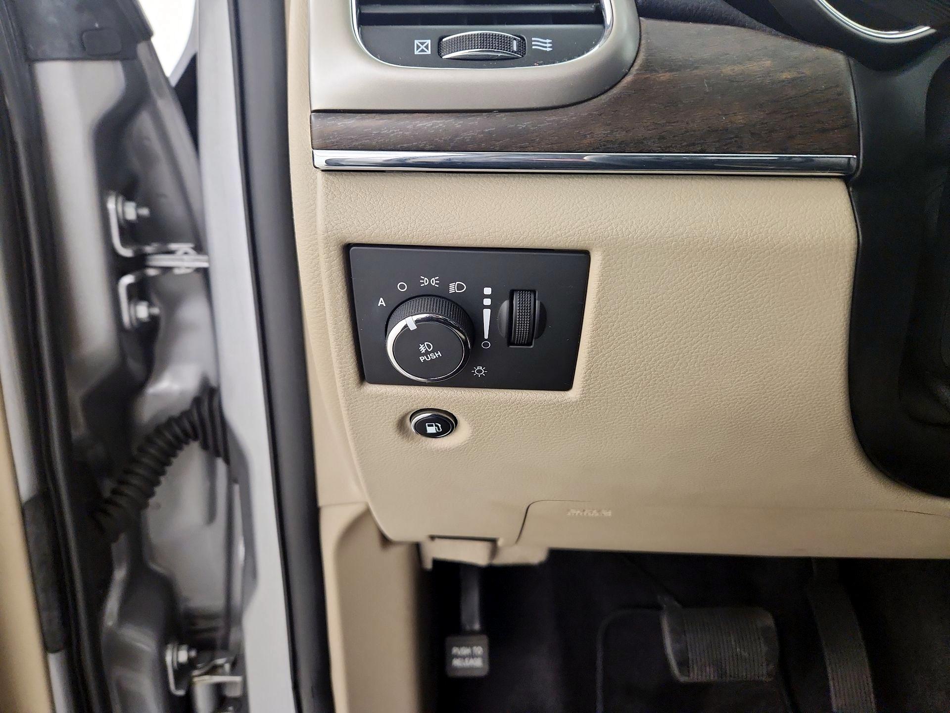 Thumbnail: 2016 Jeep Grand Cherokee - 13