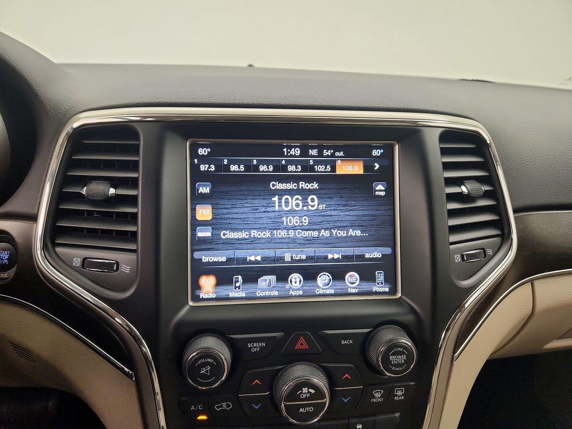 Thumbnail: 2016 Jeep Grand Cherokee - 16