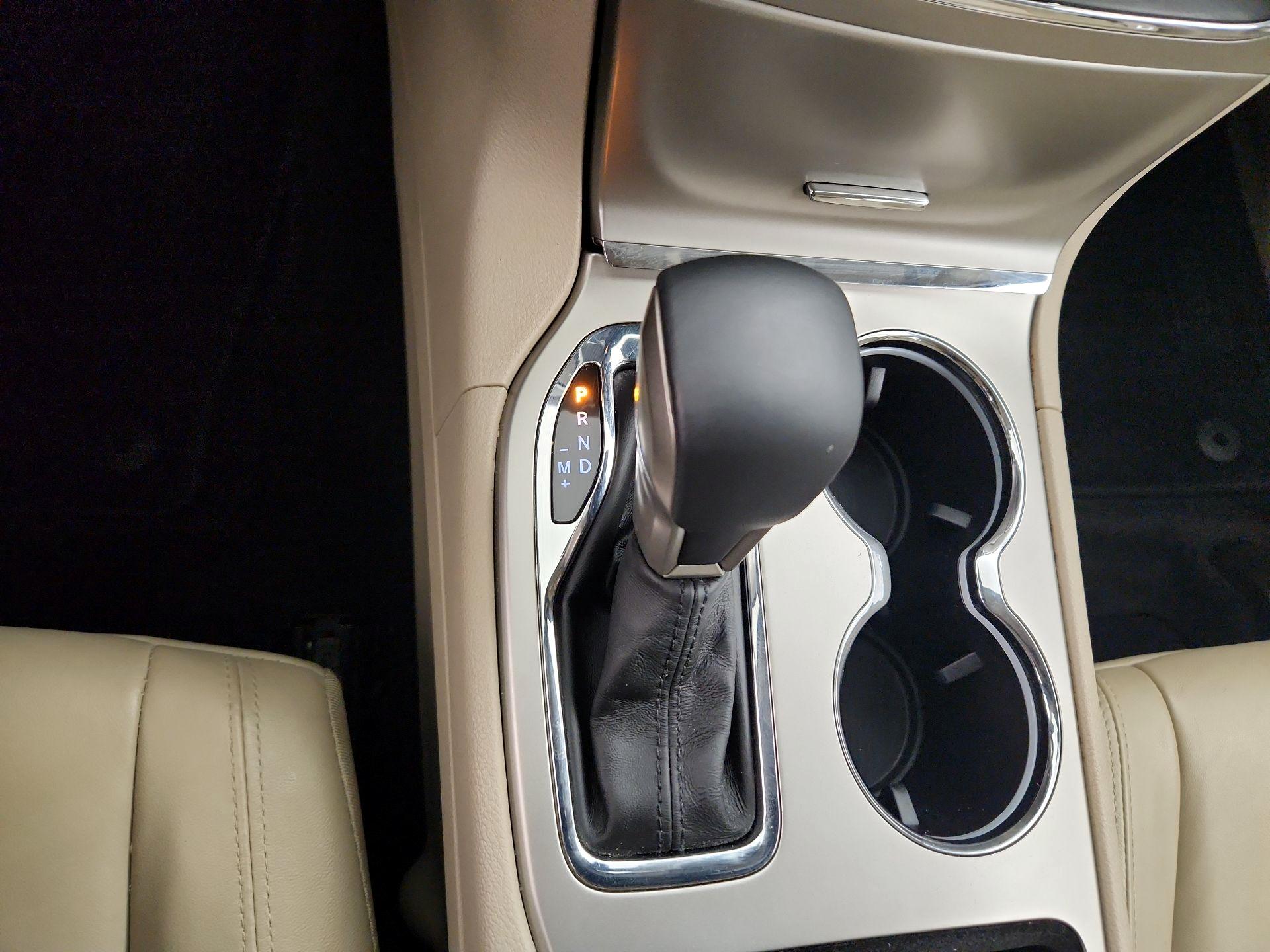 Thumbnail: 2016 Jeep Grand Cherokee - 18