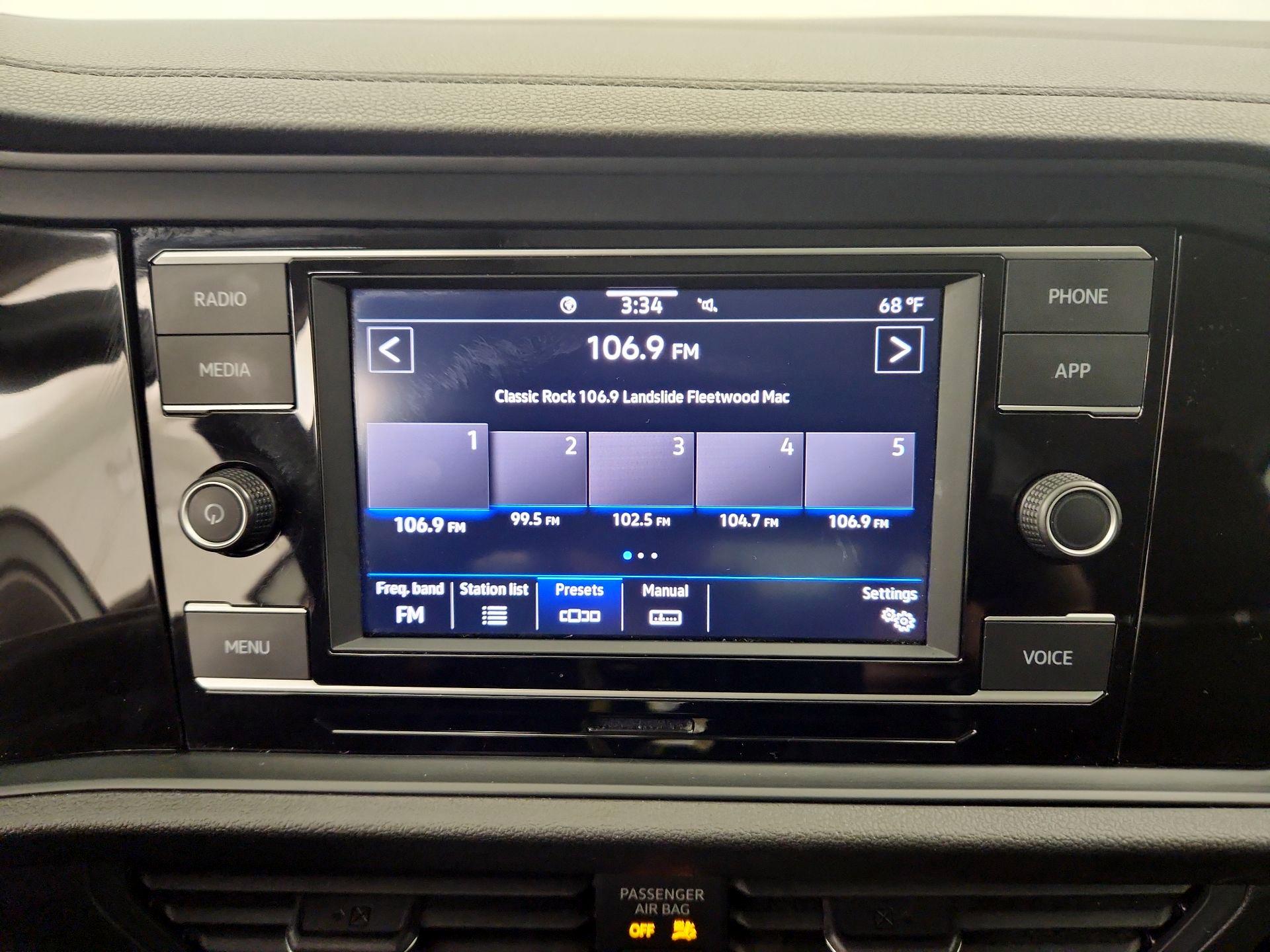 Thumbnail: 2023 Volkswagen Jetta - 15