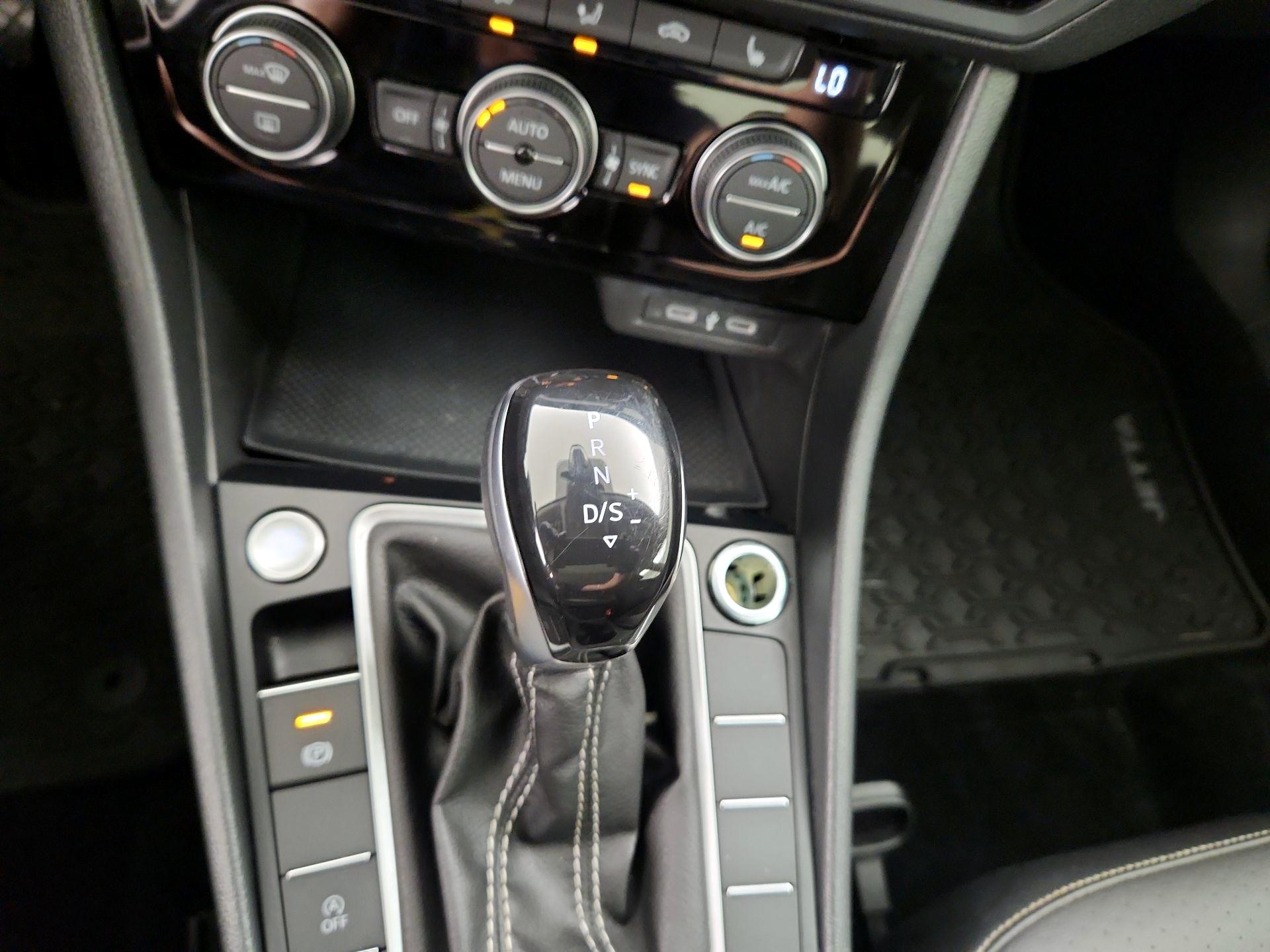 Thumbnail: 2023 Volkswagen Jetta - 17