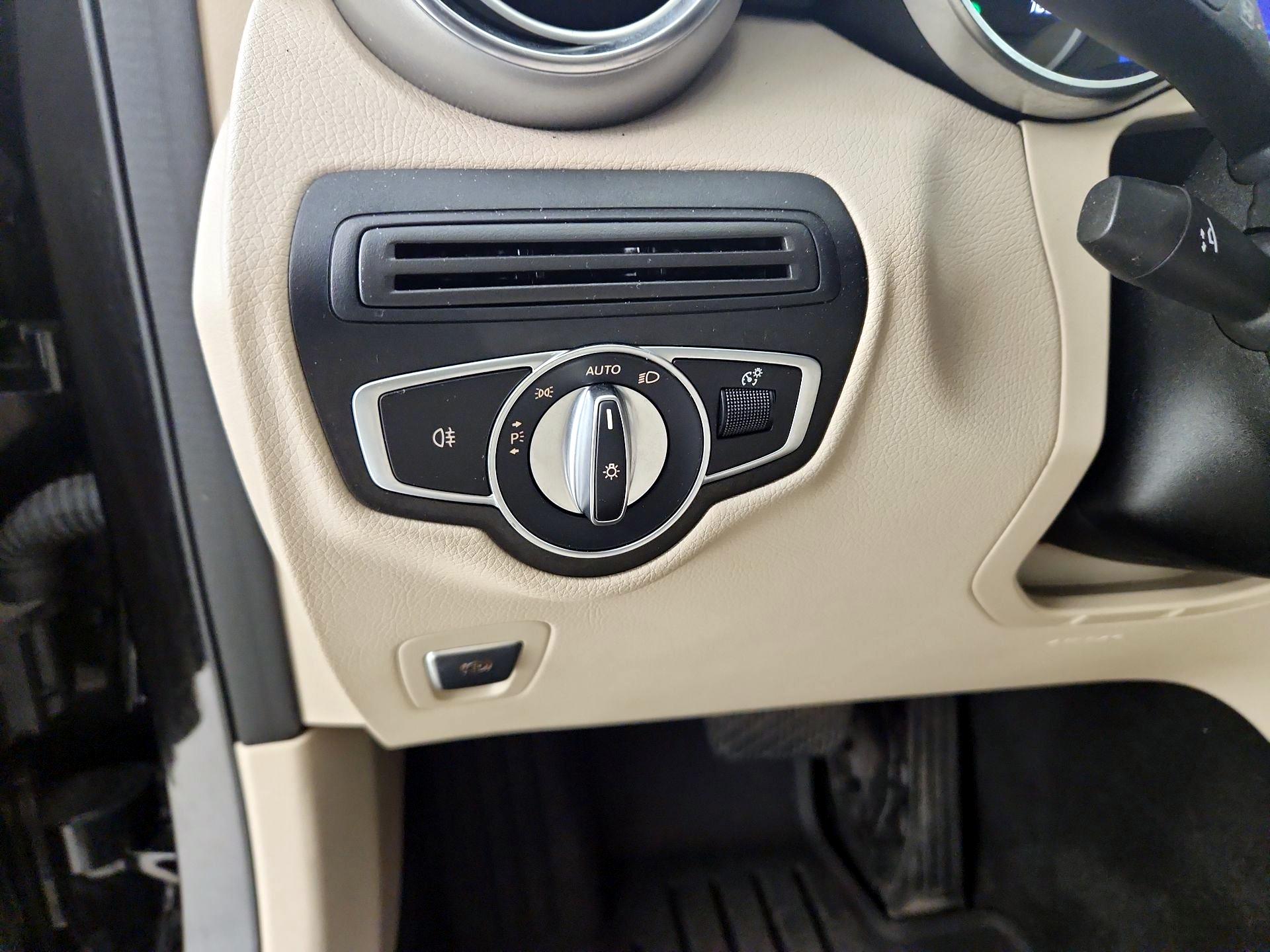 Thumbnail: 2022 Mercedes-Benz GLC - 13