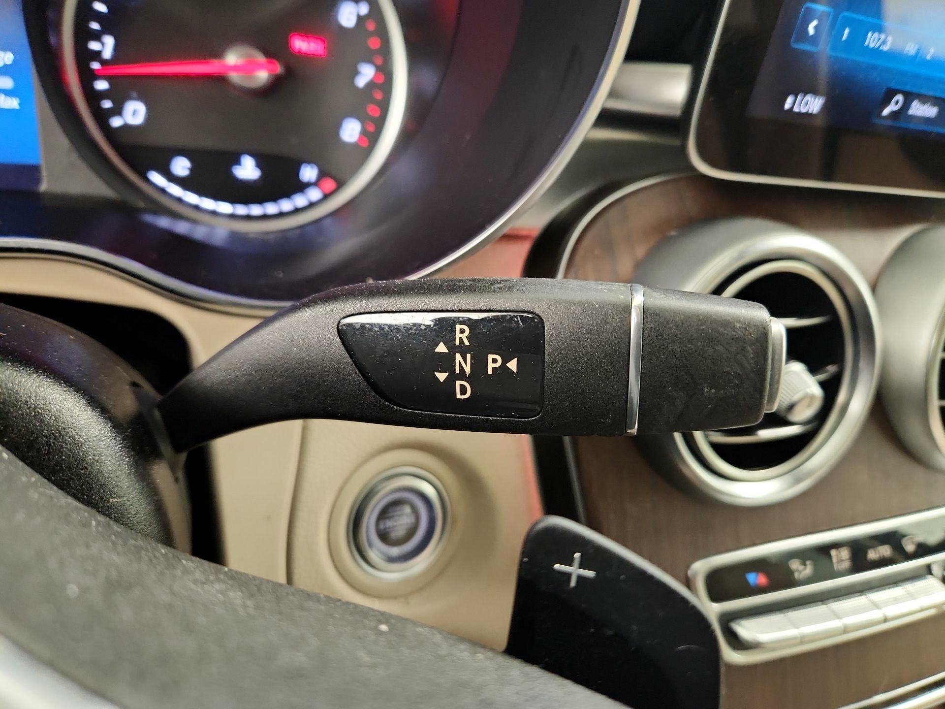 Thumbnail: 2022 Mercedes-Benz GLC - 17