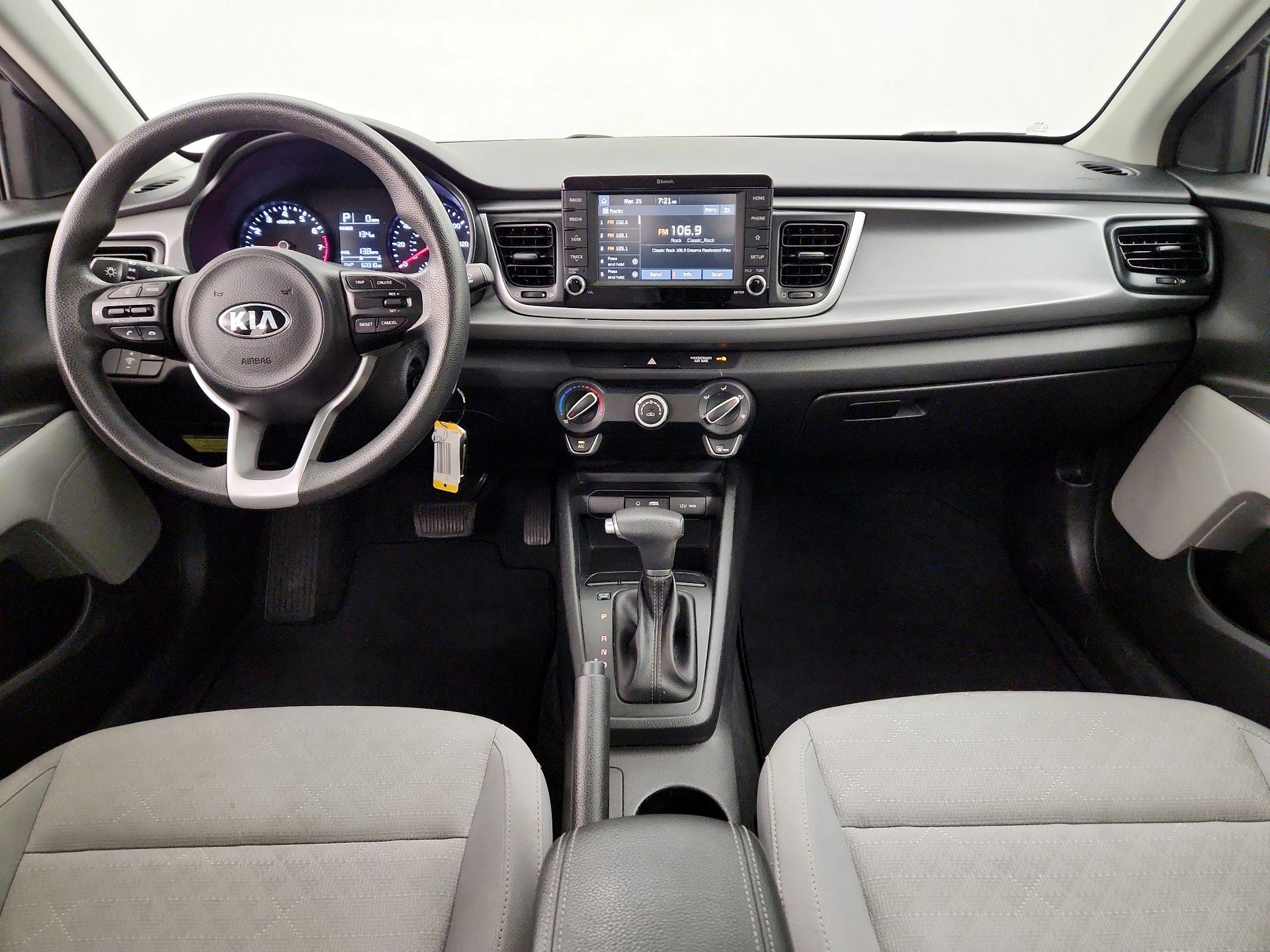 Thumbnail: 2020 Kia Rio - 9