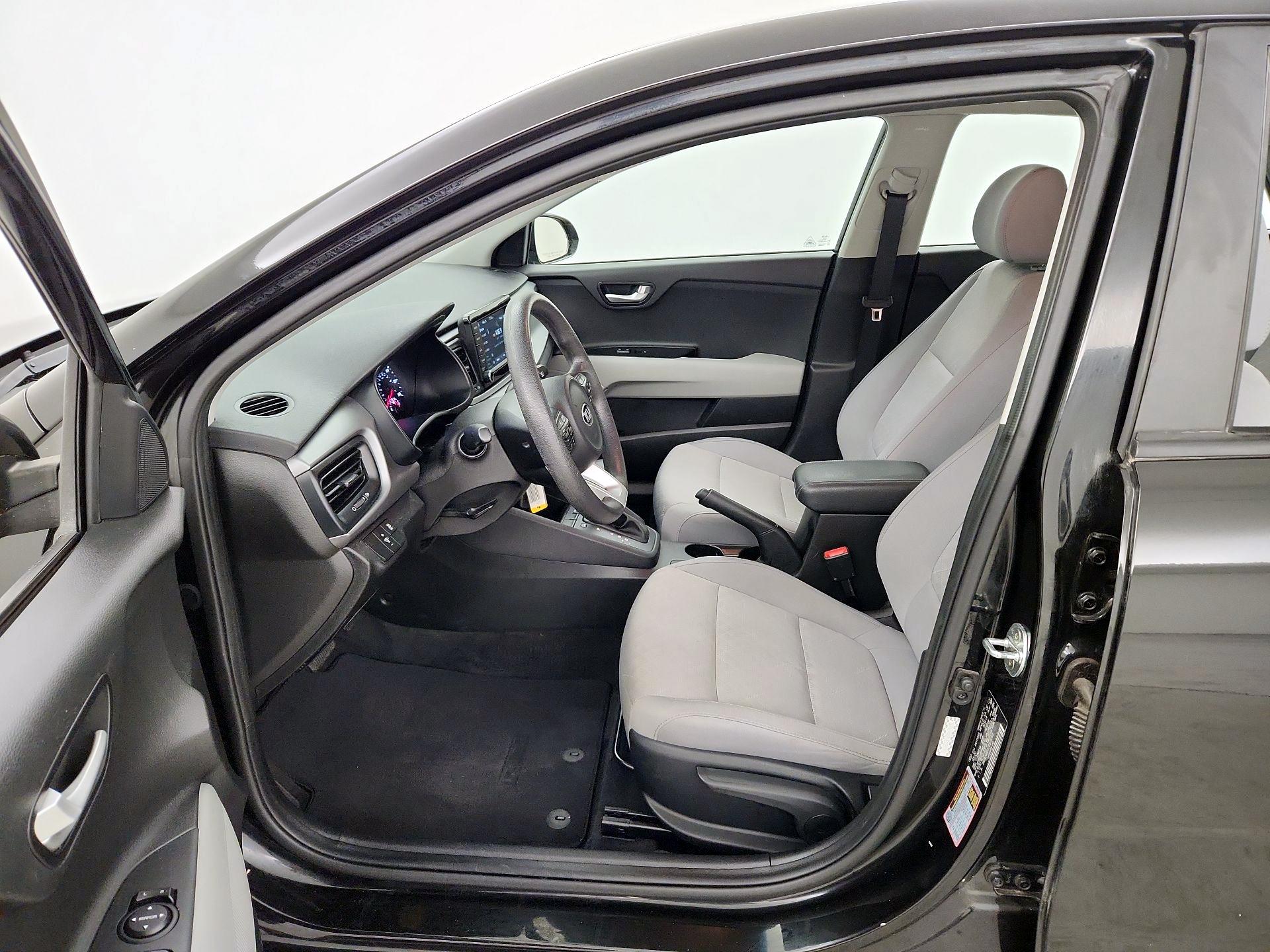 Thumbnail: 2020 Kia Rio - 11