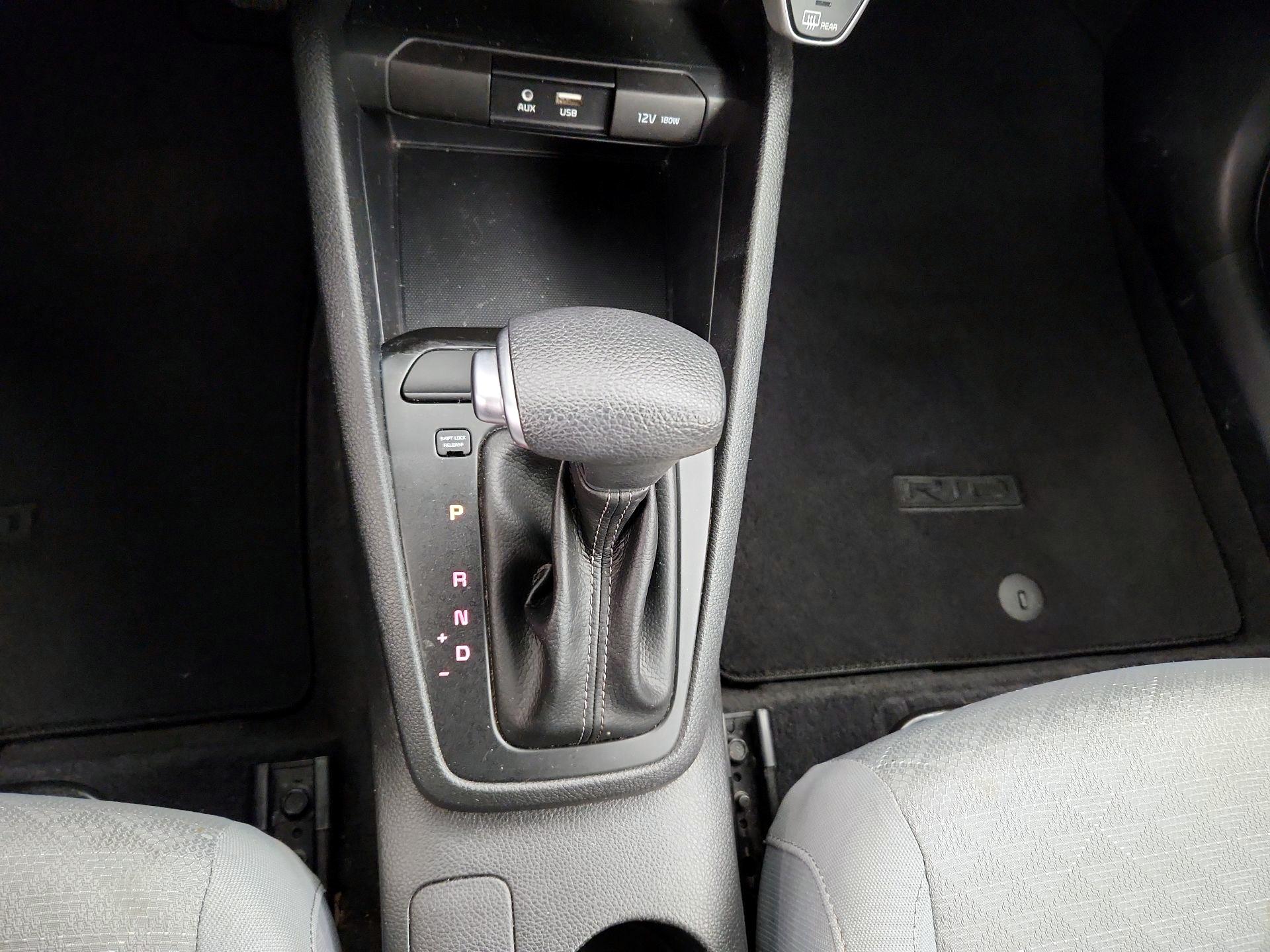 Thumbnail: 2020 Kia Rio - 17