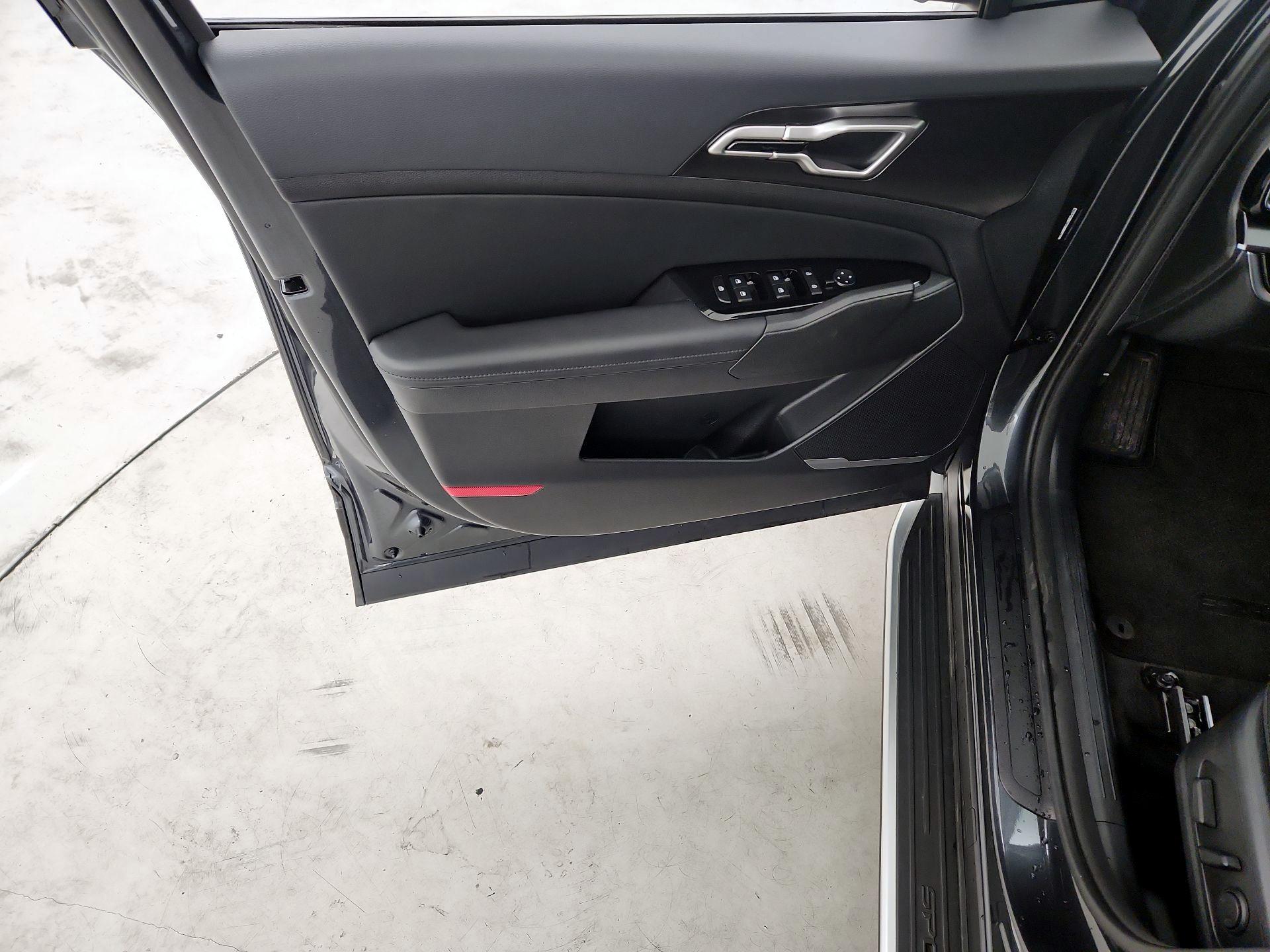 Thumbnail: 2025 Kia Sportage - 12