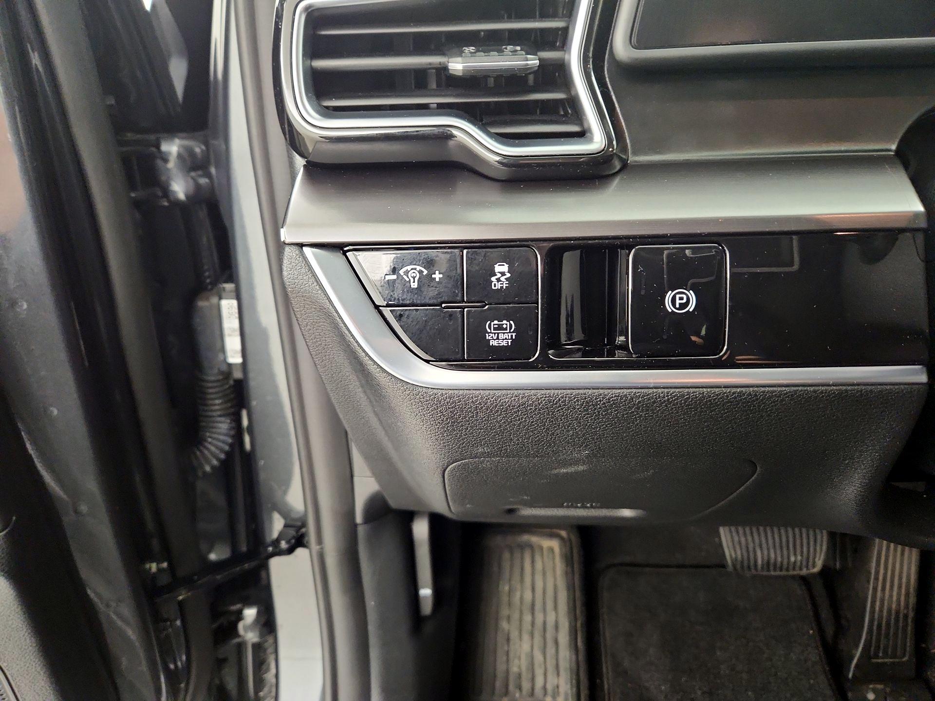 Thumbnail: 2025 Kia Sportage - 13