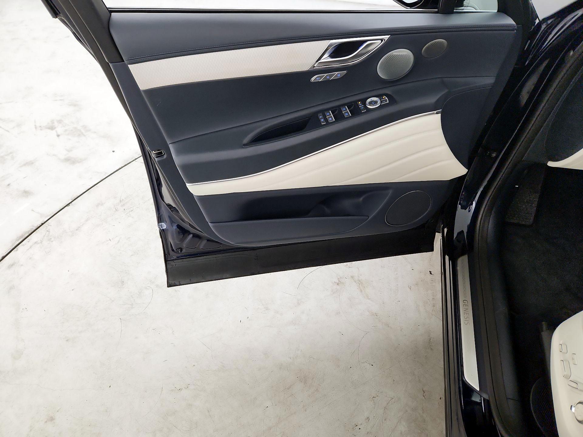 Thumbnail: 2025 Genesis GV80 - 12