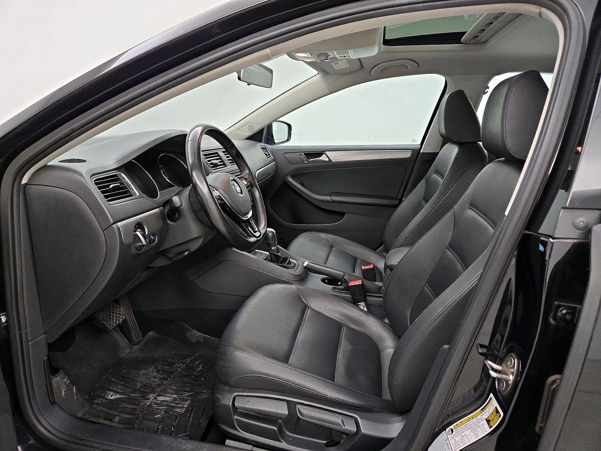 Thumbnail: 2015 Volkswagen Jetta - 11