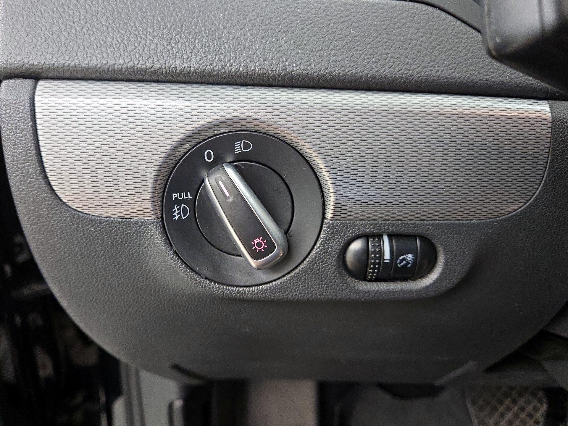 Thumbnail: 2015 Volkswagen Jetta - 13