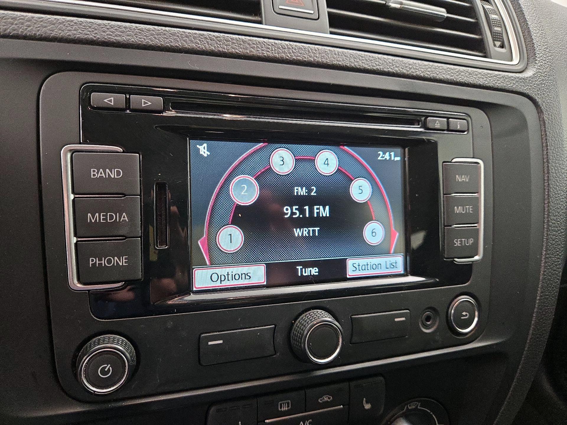 Thumbnail: 2015 Volkswagen Jetta - 16