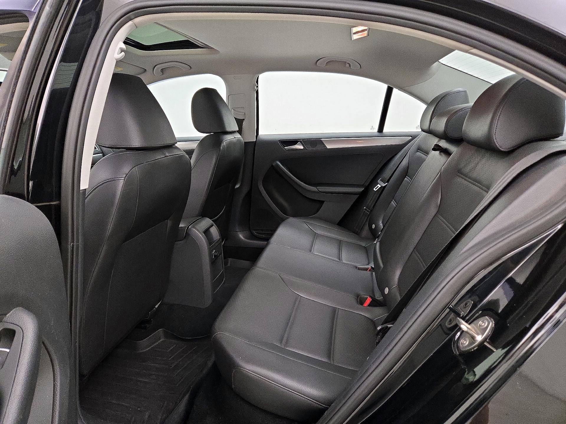 Thumbnail: 2015 Volkswagen Jetta - 20