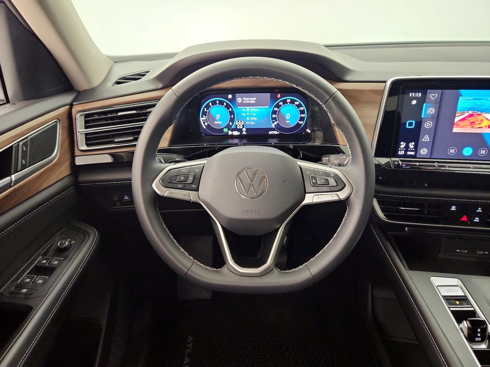 2024 Volkswagen Atlas SE - Photo 11
