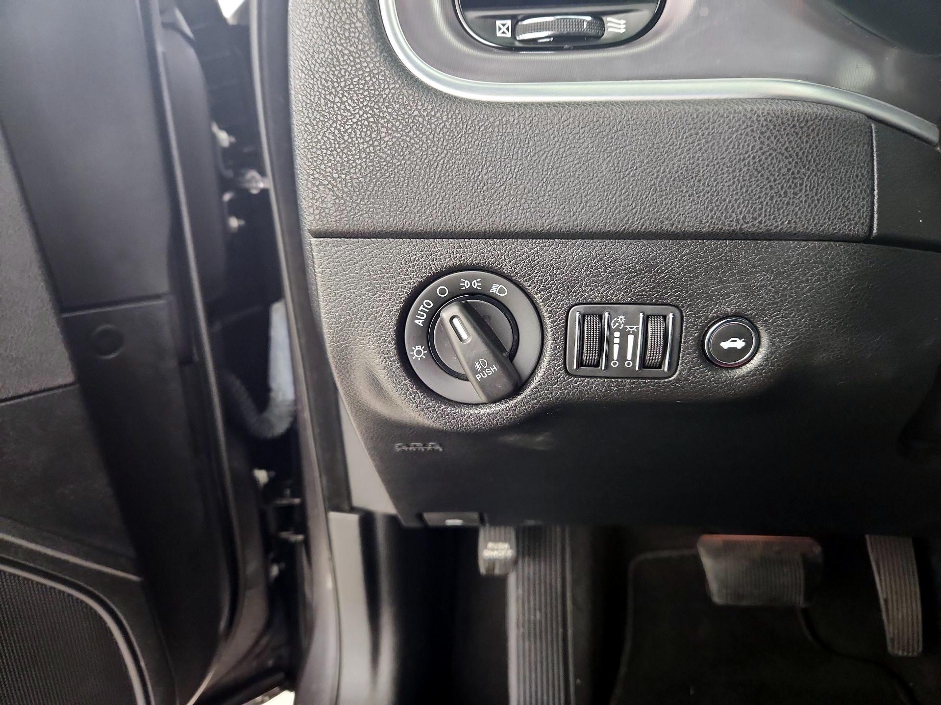 Thumbnail: 2021 Dodge Charger - 13