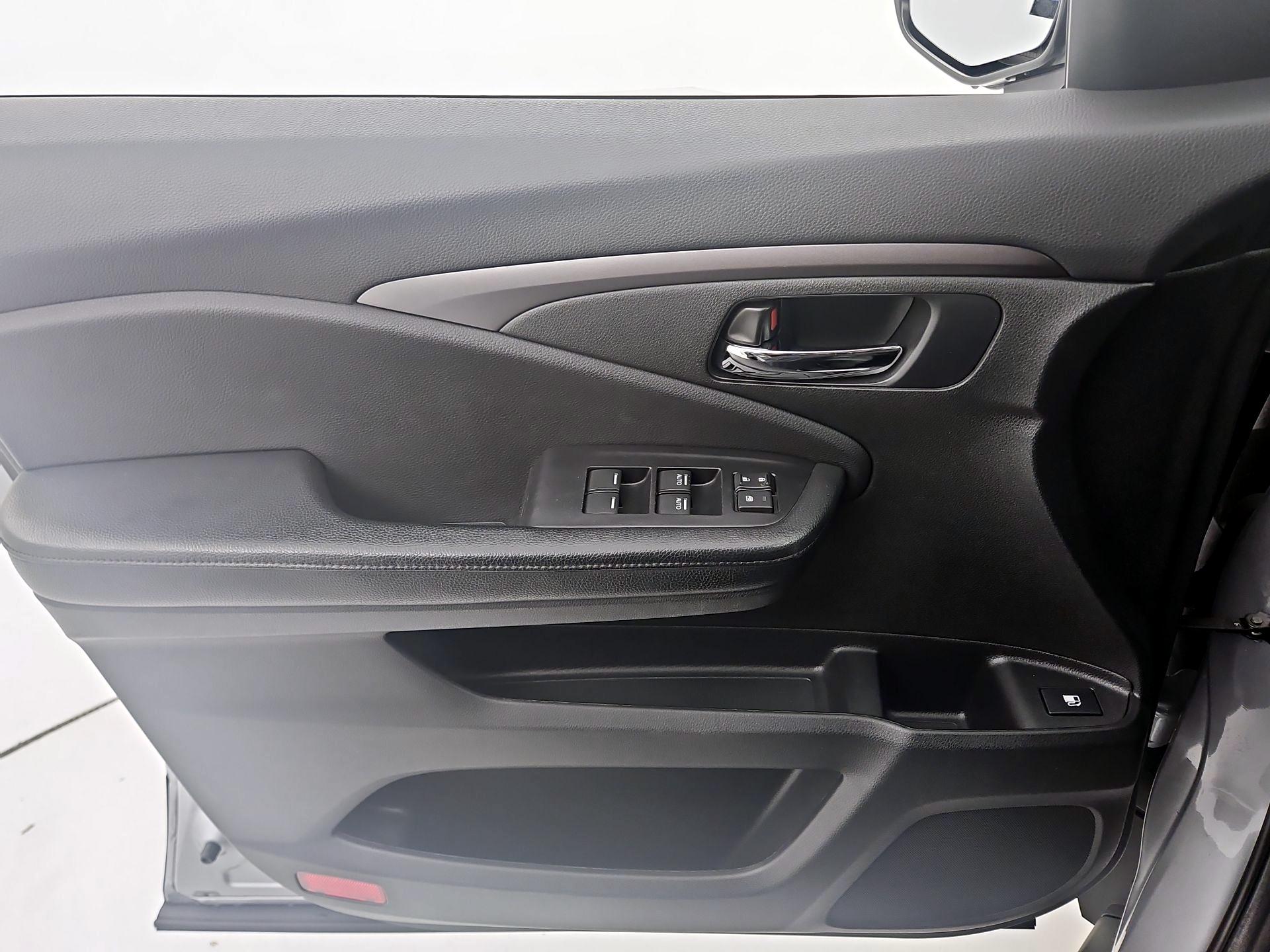 Thumbnail: 2019 Honda Passport - 12