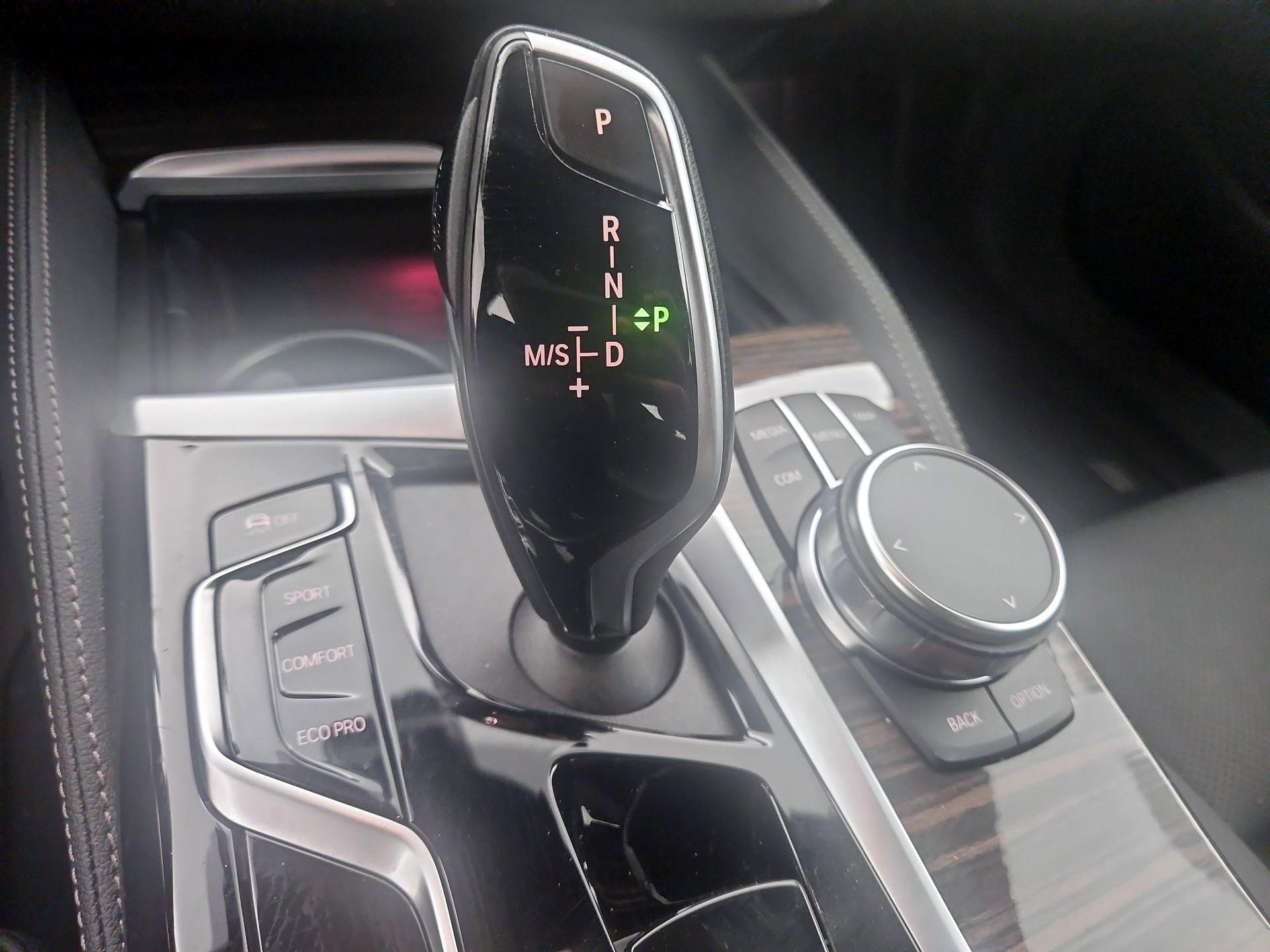 Thumbnail: 2023 BMW 5 Series - 18