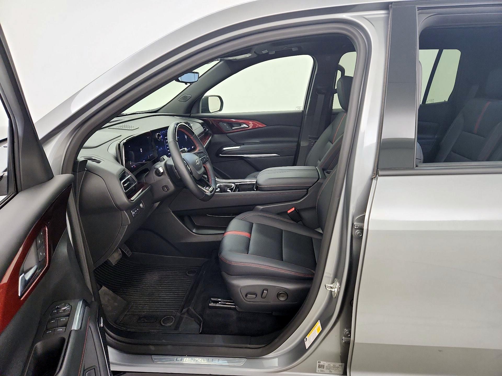 Thumbnail: 2024 Chevrolet Traverse - 11