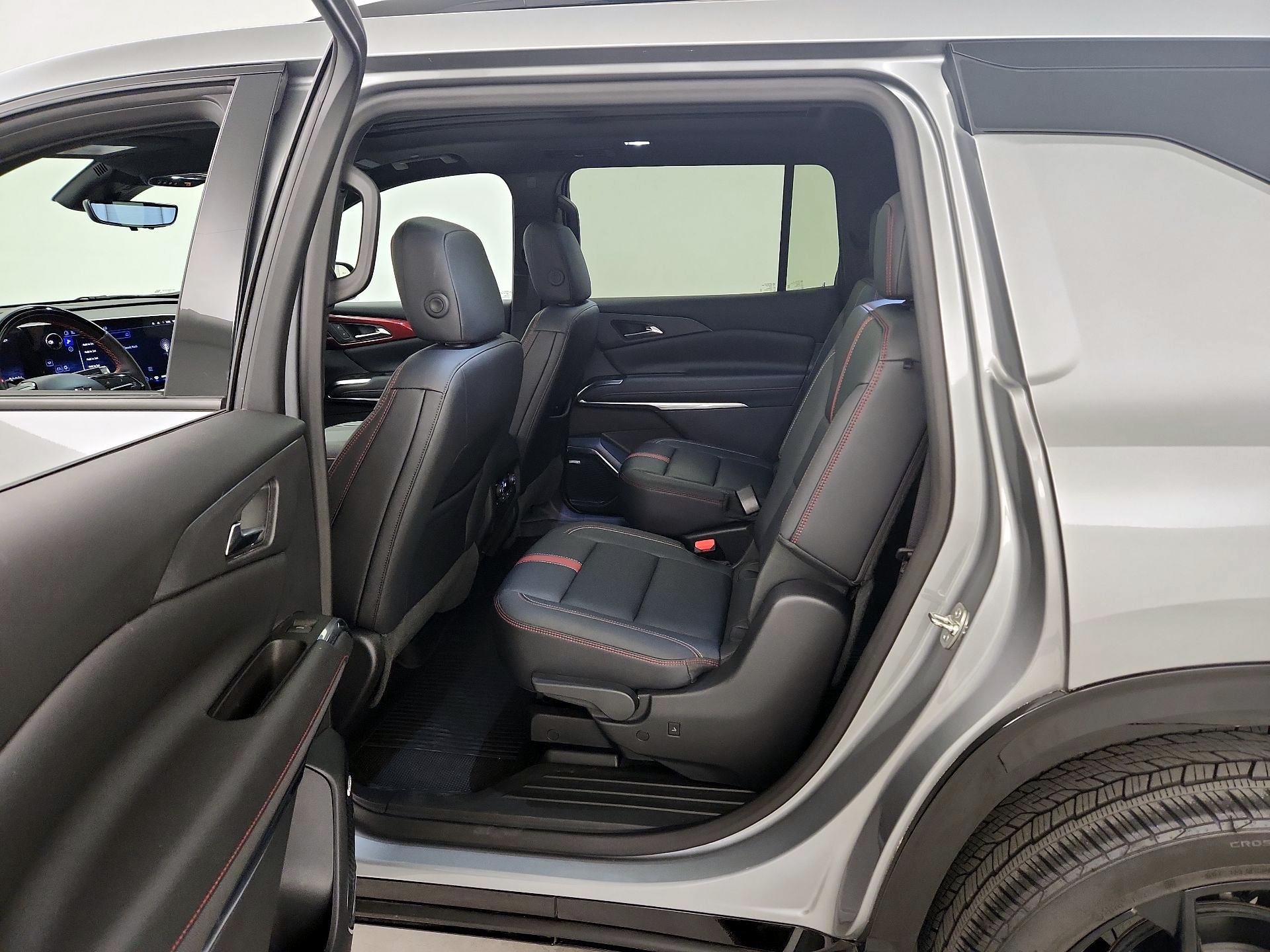 Thumbnail: 2024 Chevrolet Traverse - 20