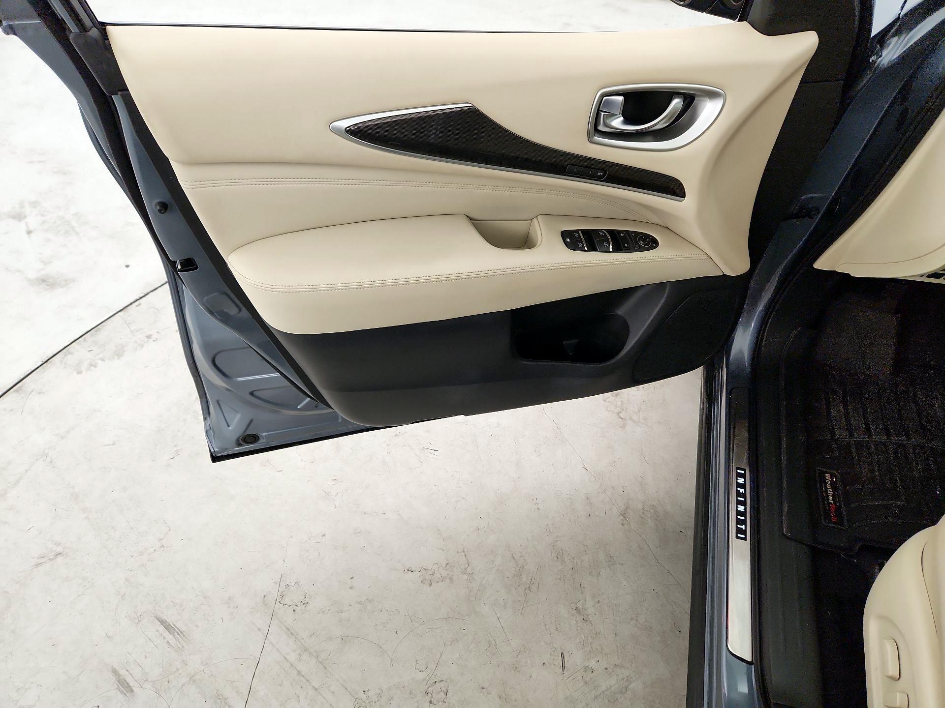 Thumbnail: 2018 INFINITI QX60 - 12