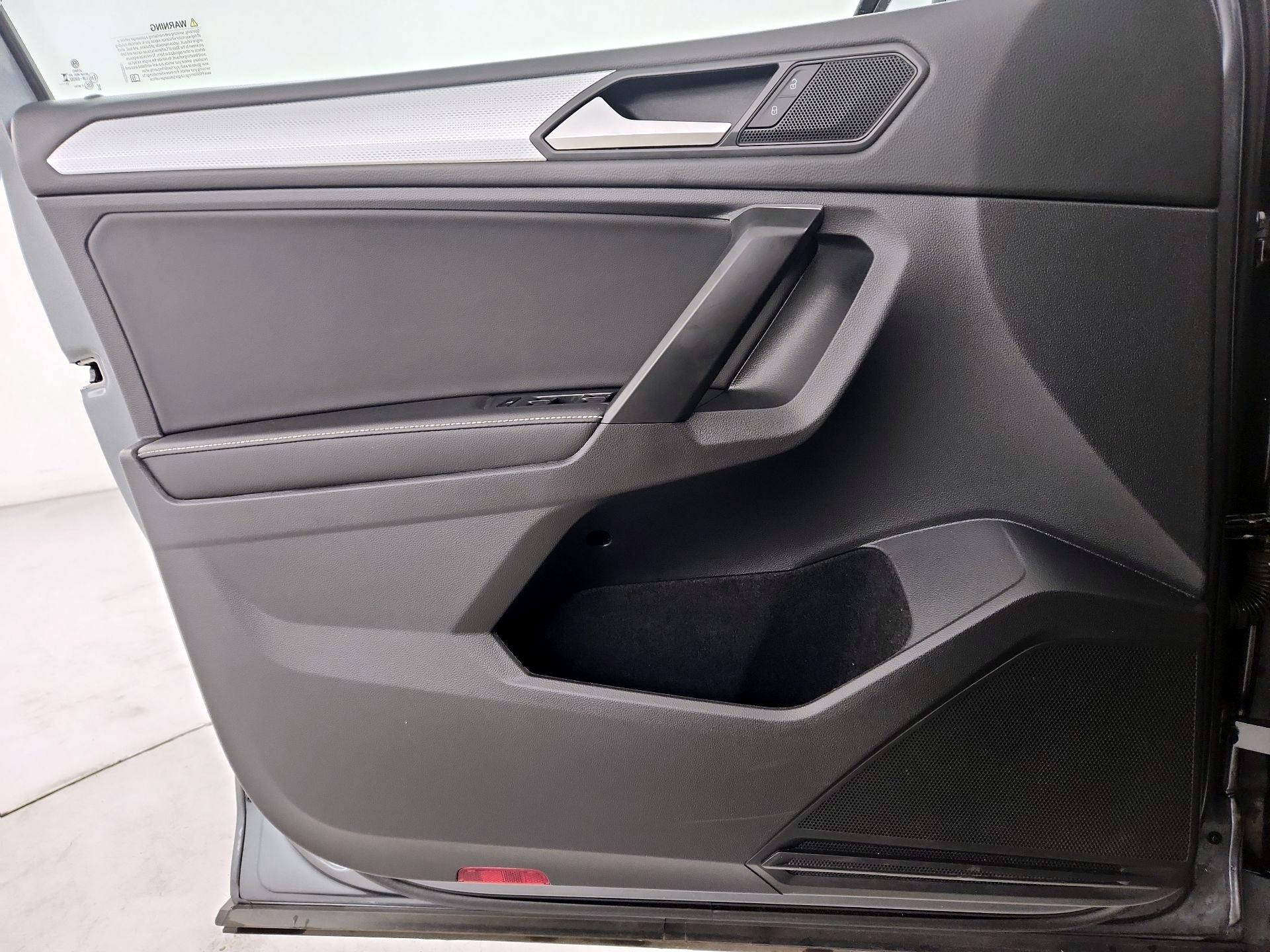 Thumbnail: 2023 Volkswagen Tiguan - 12