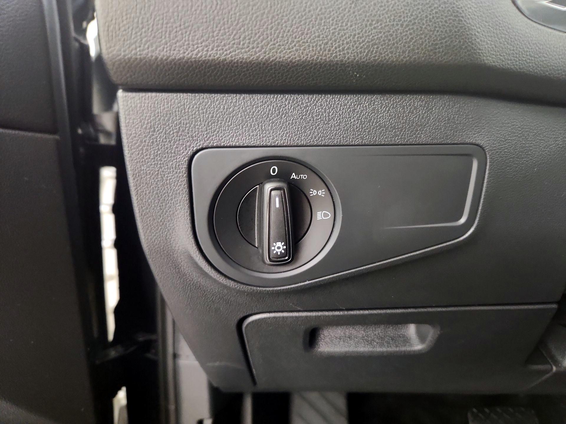 Thumbnail: 2023 Volkswagen Tiguan - 13