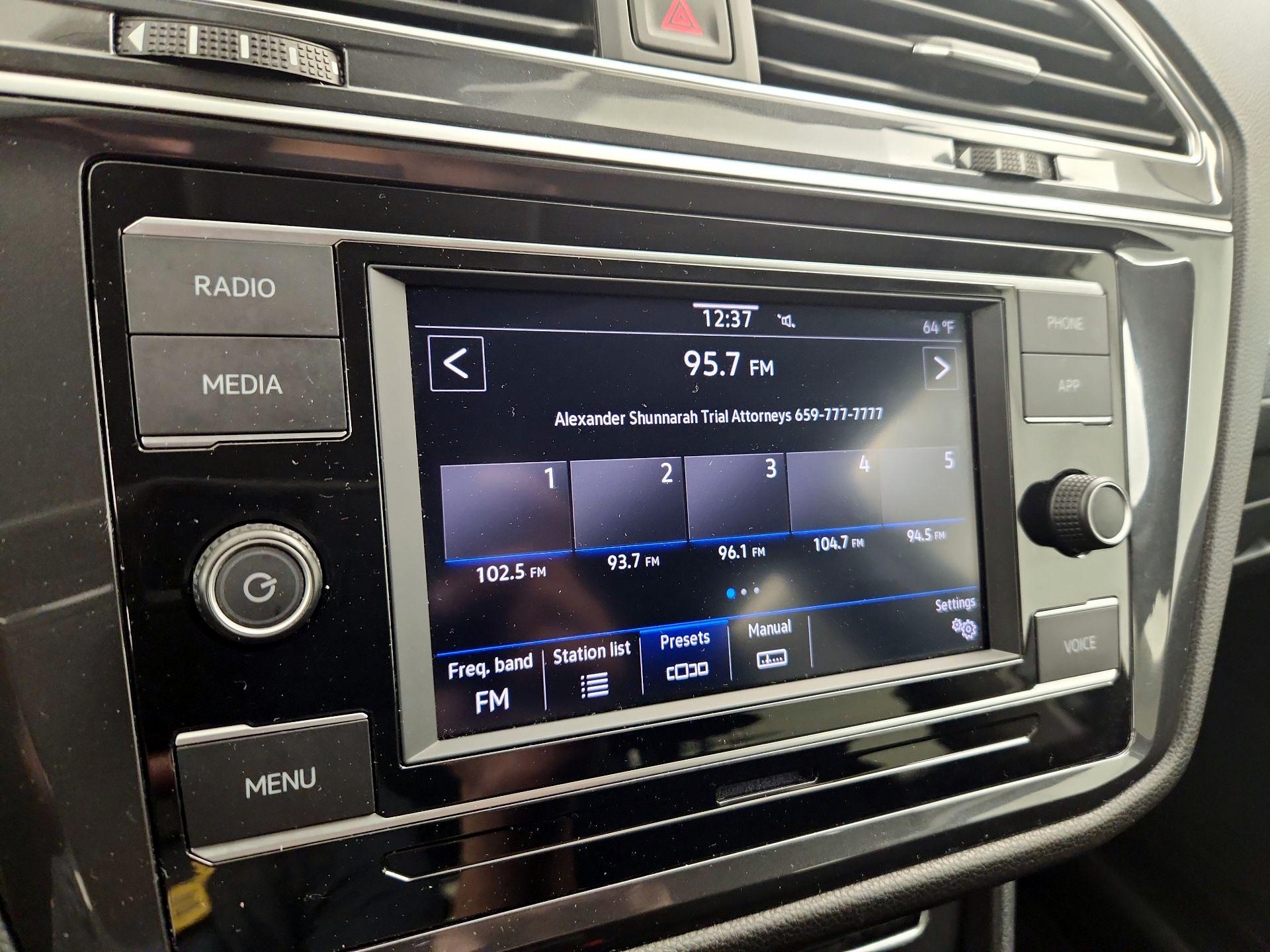 Thumbnail: 2023 Volkswagen Tiguan - 15