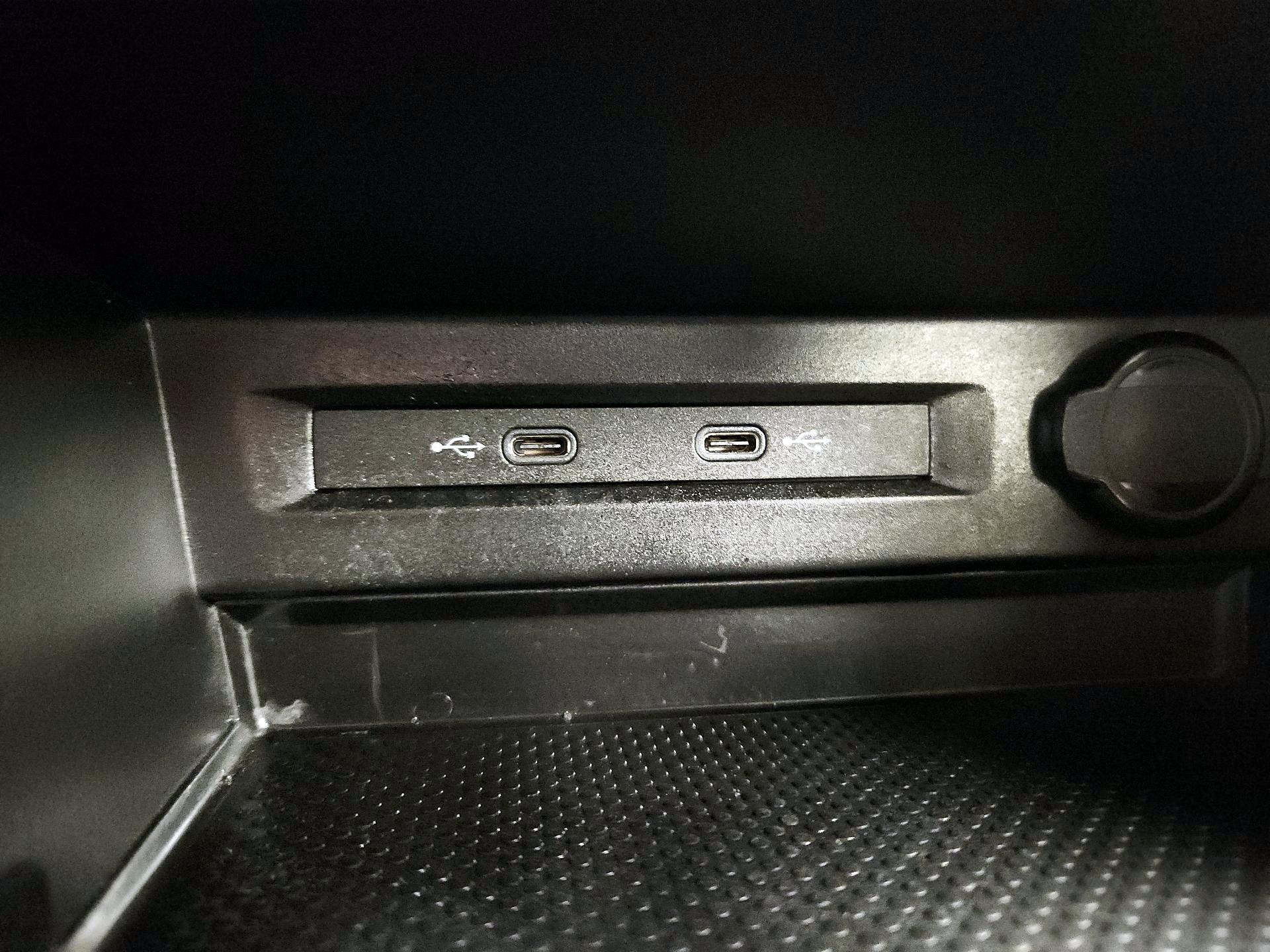 Thumbnail: 2023 Volkswagen Tiguan - 18