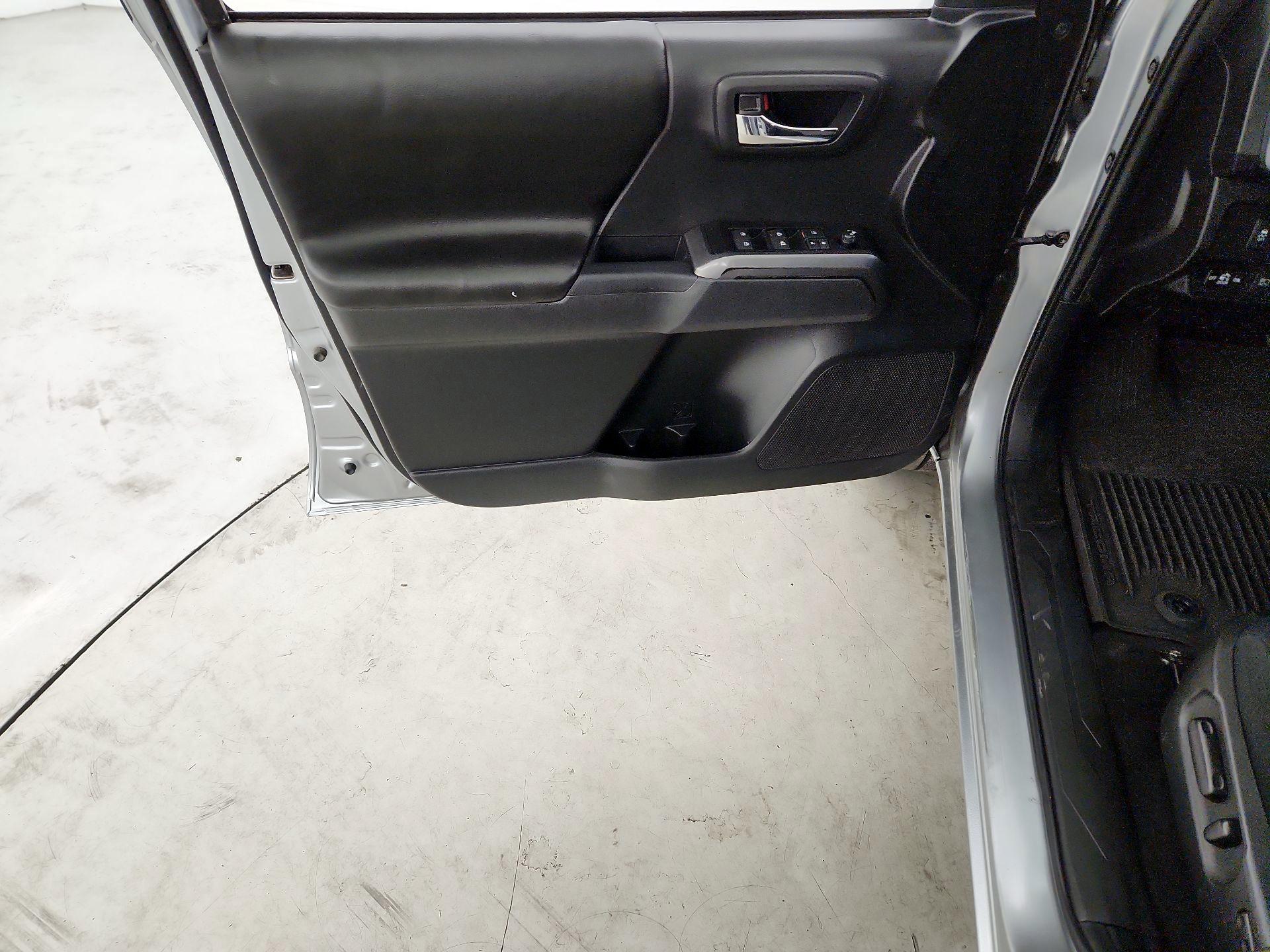 Thumbnail: 2023 Toyota Tacoma - 12