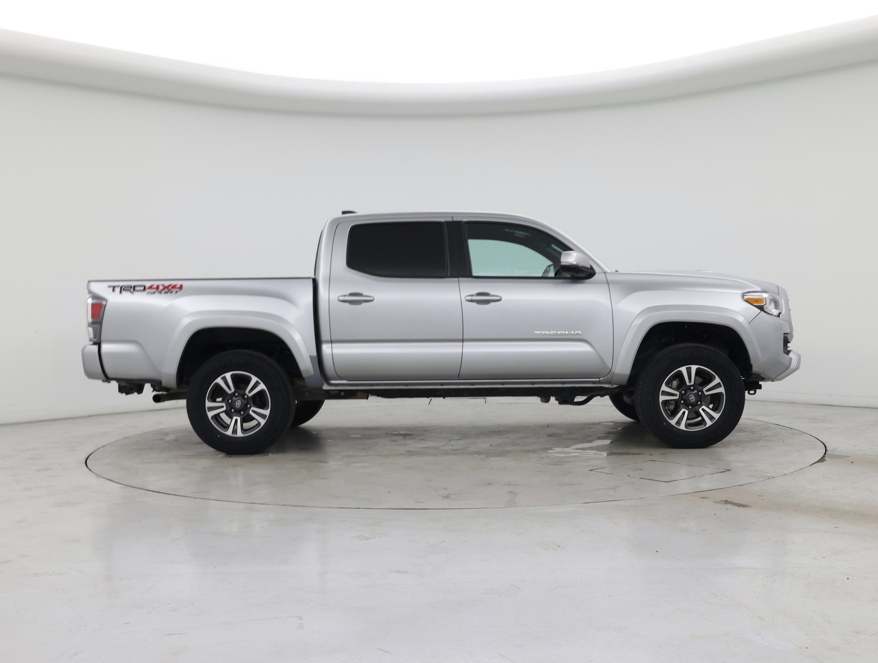 Thumbnail: 2023 Toyota Tacoma - 7