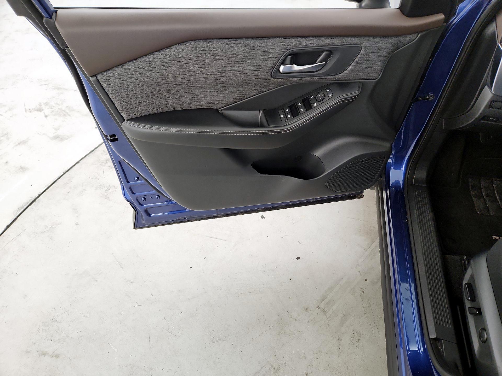 Thumbnail: 2022 Nissan Rogue - 12