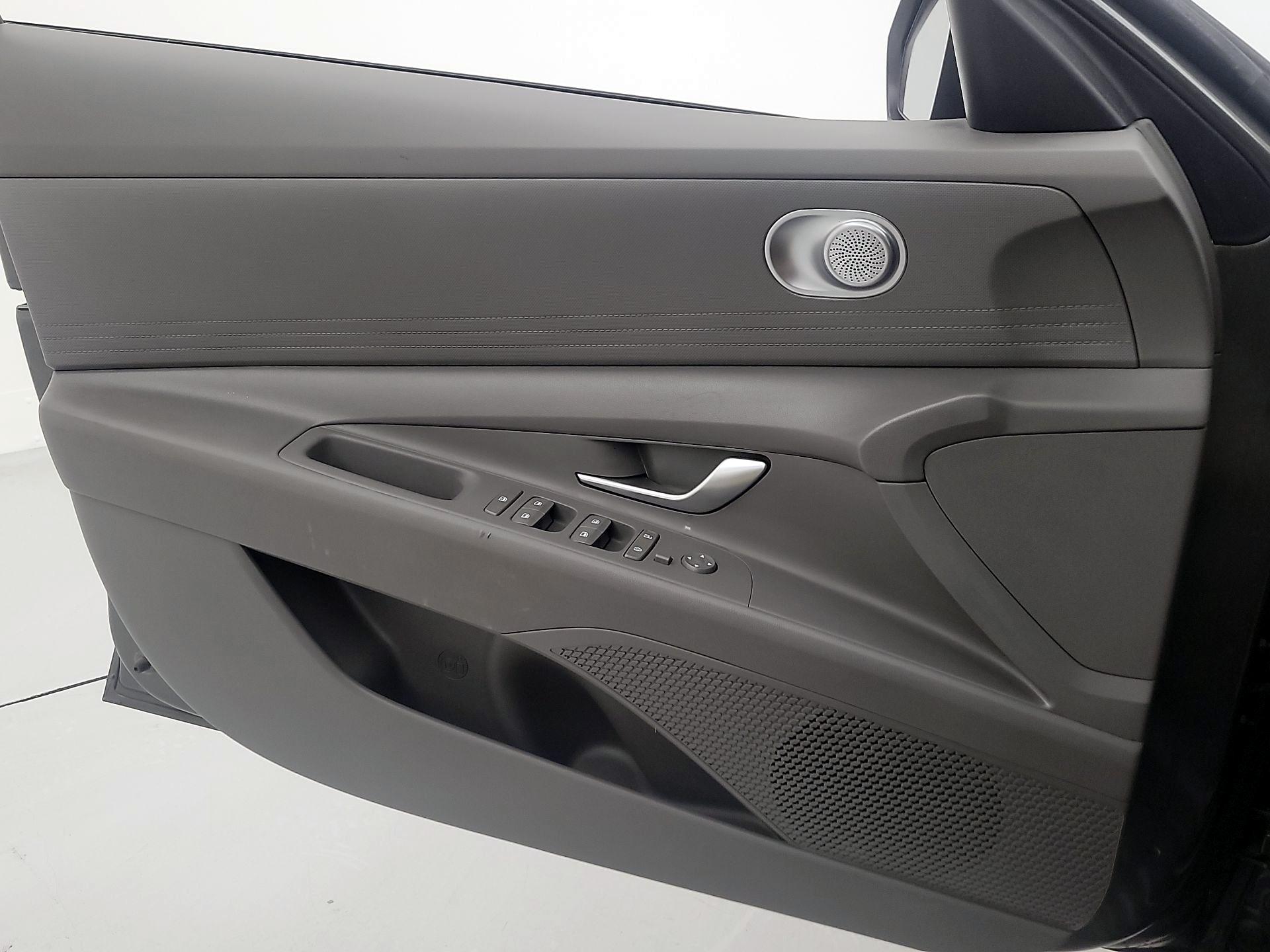 Thumbnail: 2024 Hyundai Elantra - 12