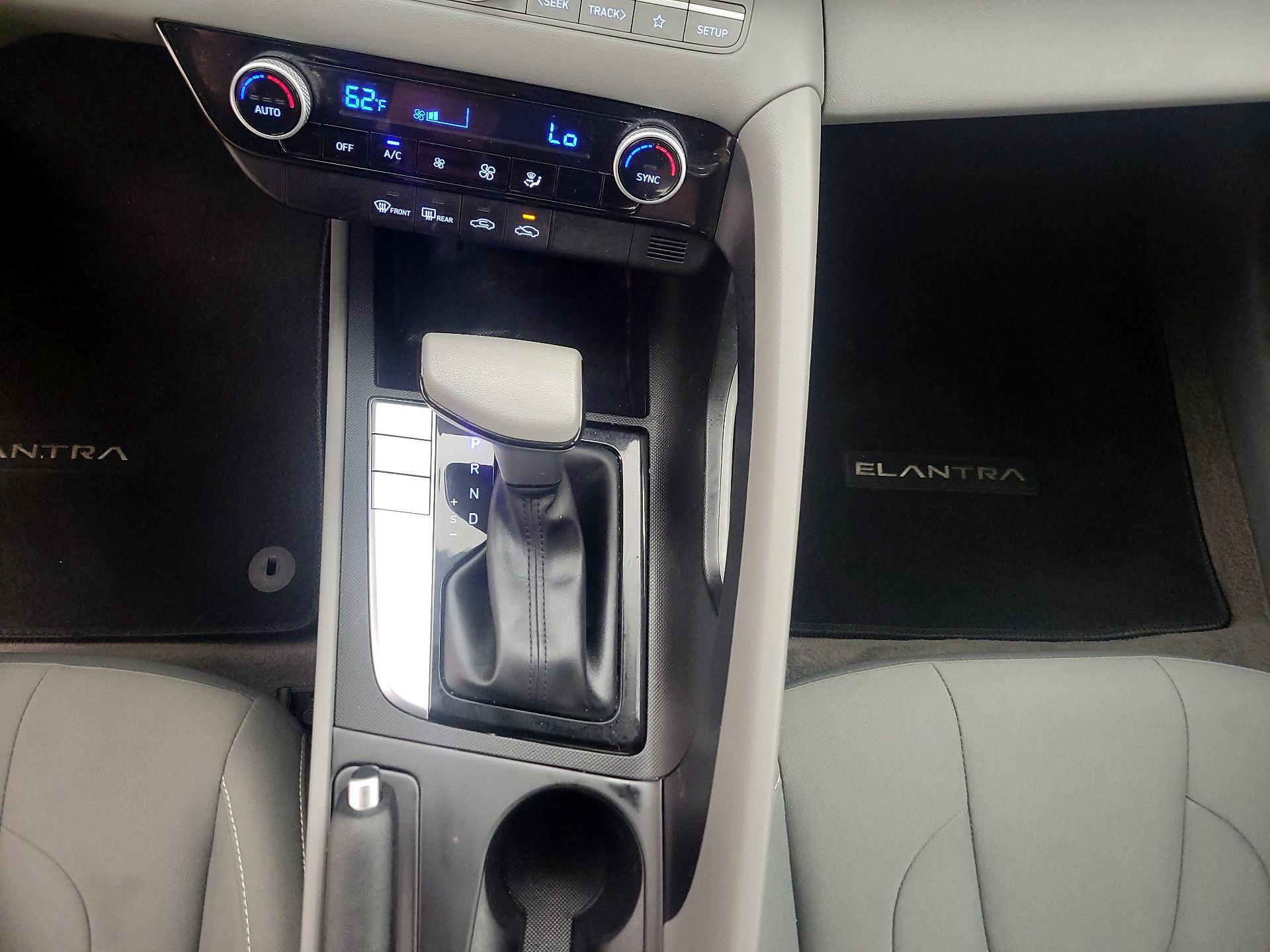 Thumbnail: 2024 Hyundai Elantra - 17