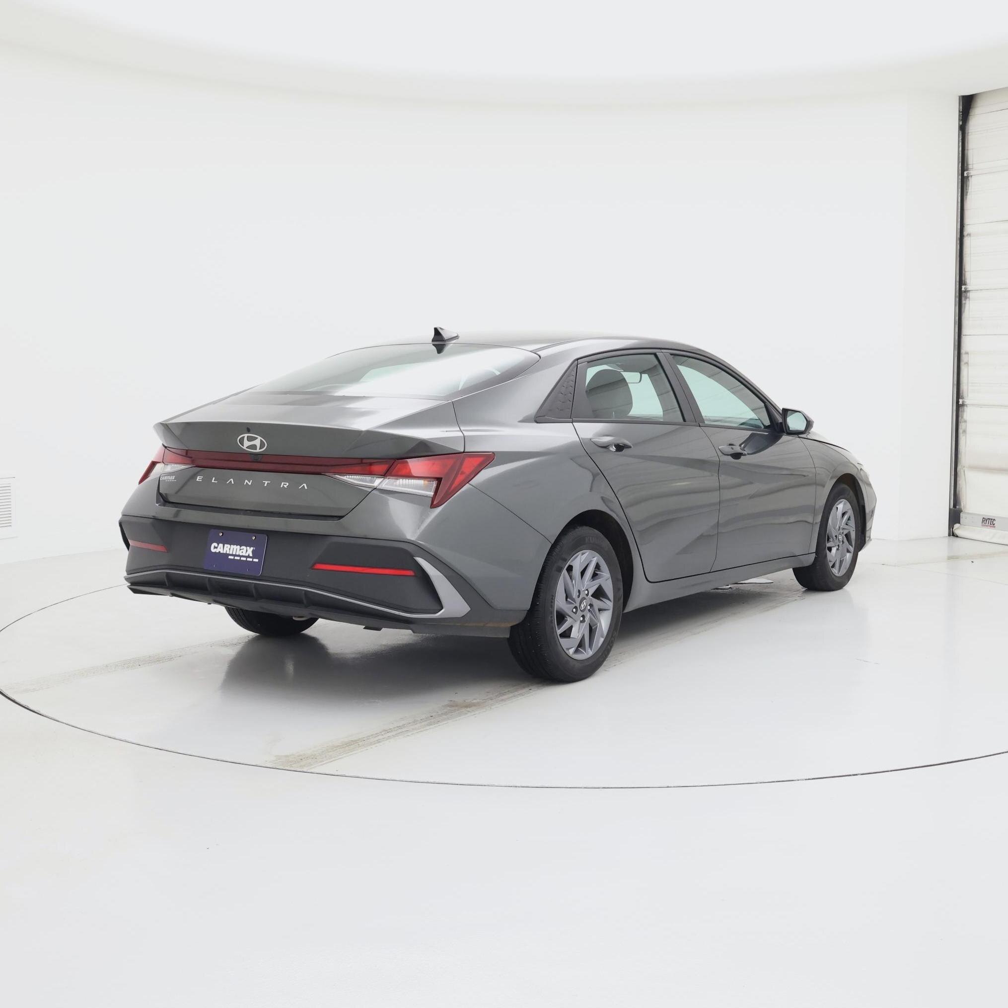 Thumbnail: 2024 Hyundai Elantra - 8